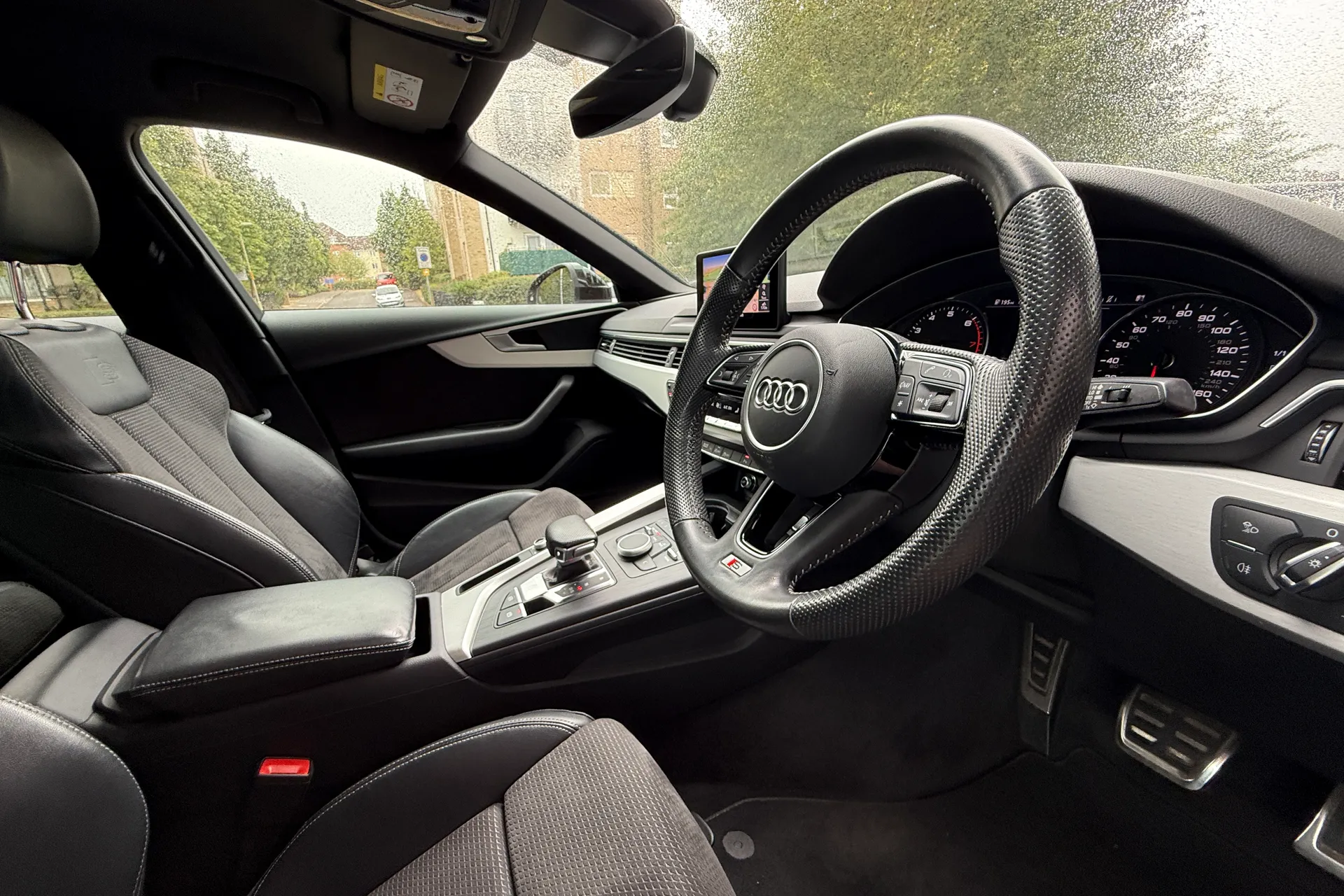 Audi A4 thumbnail image number 6