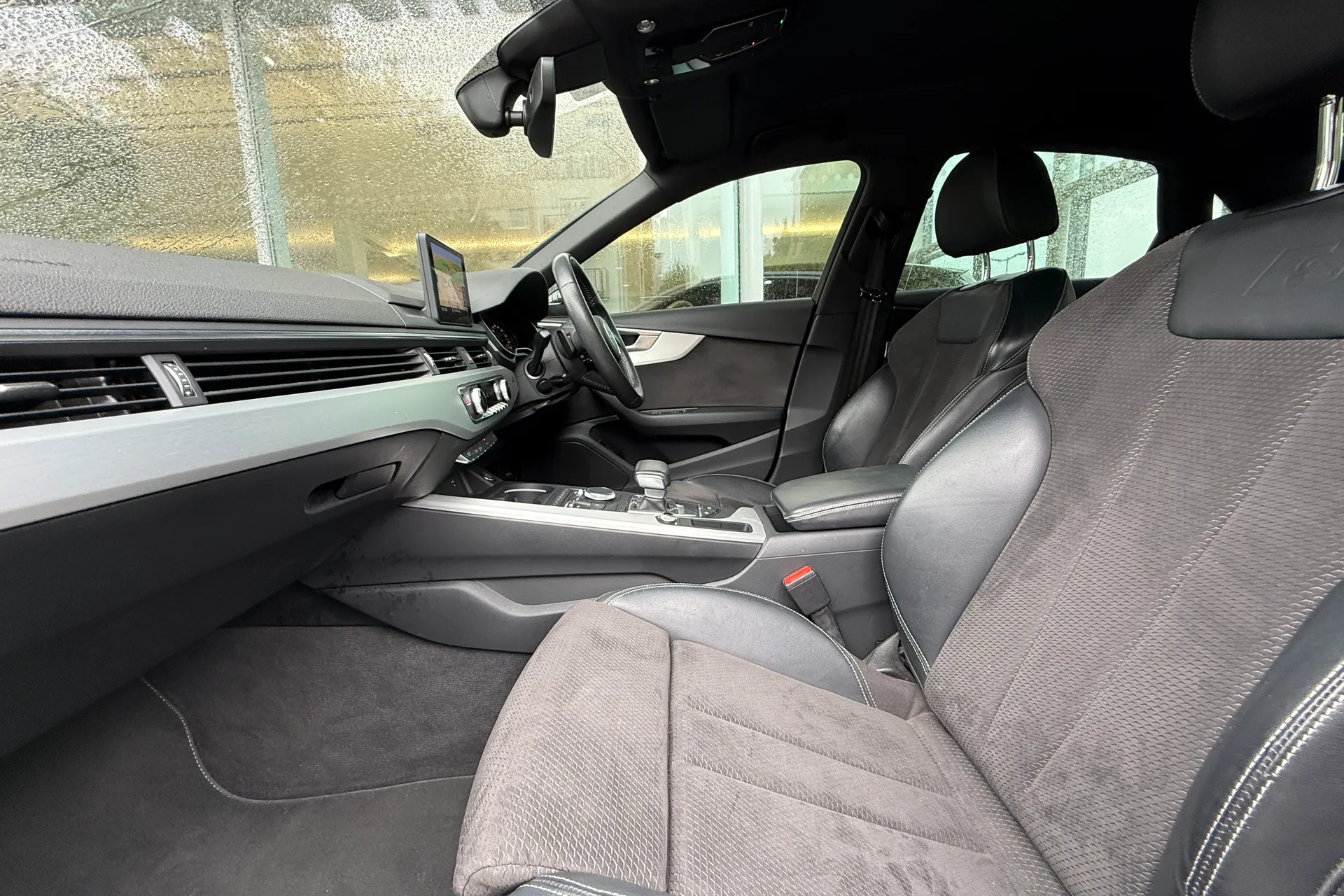 Audi A4 thumbnail image number 51