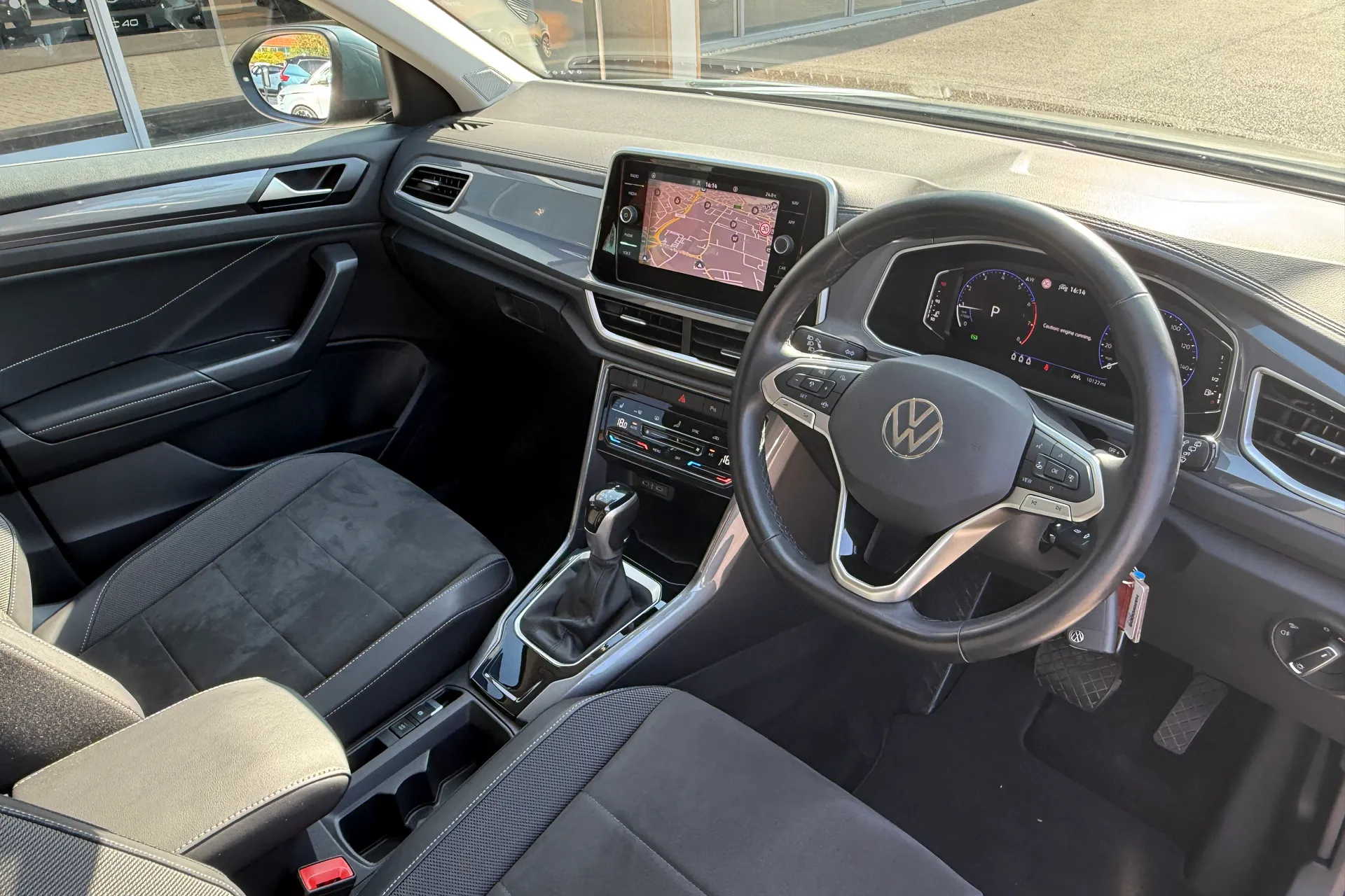 VOLKSWAGEN T-ROC thumbnail image number 5