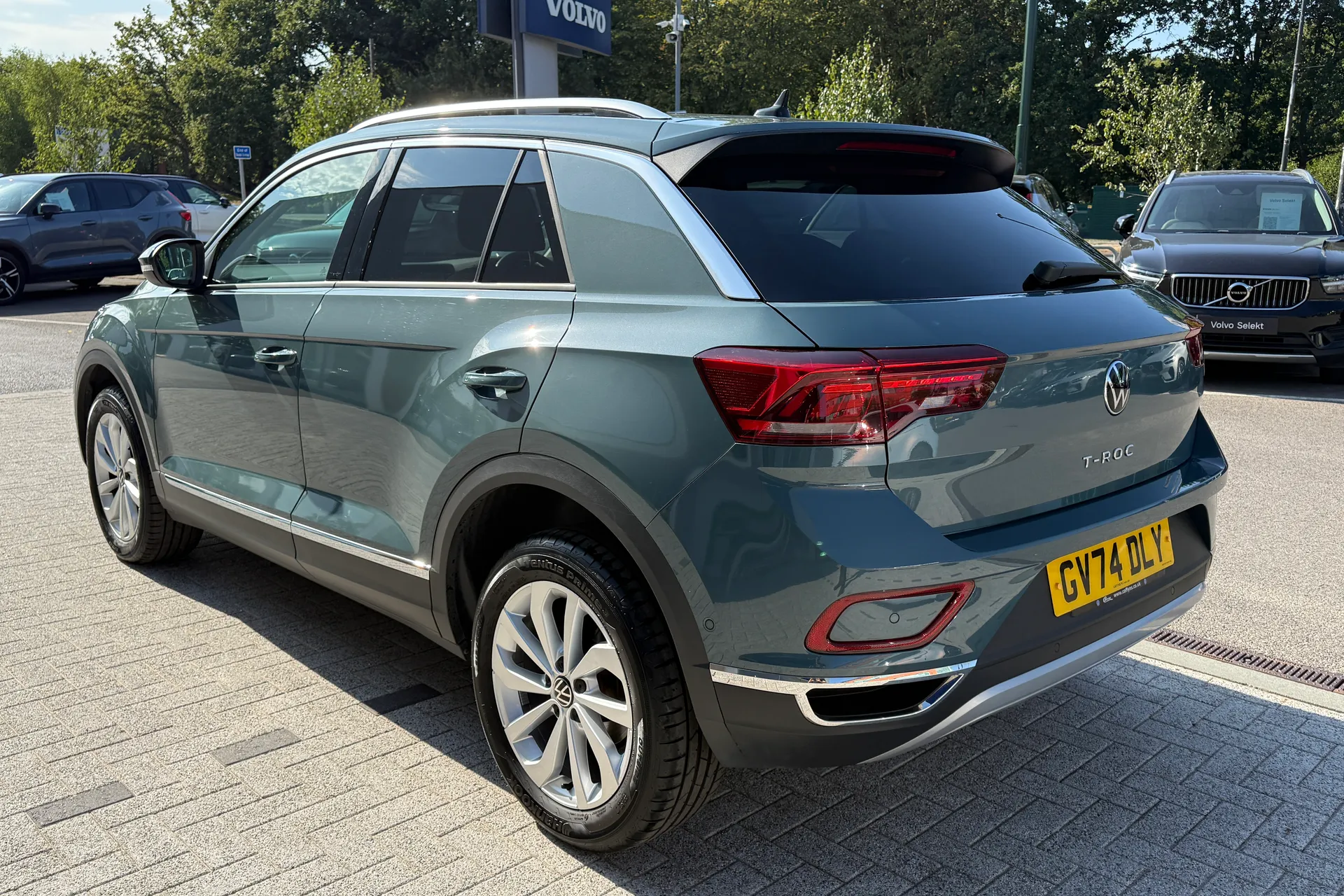 VOLKSWAGEN T-ROC thumbnail image number 9