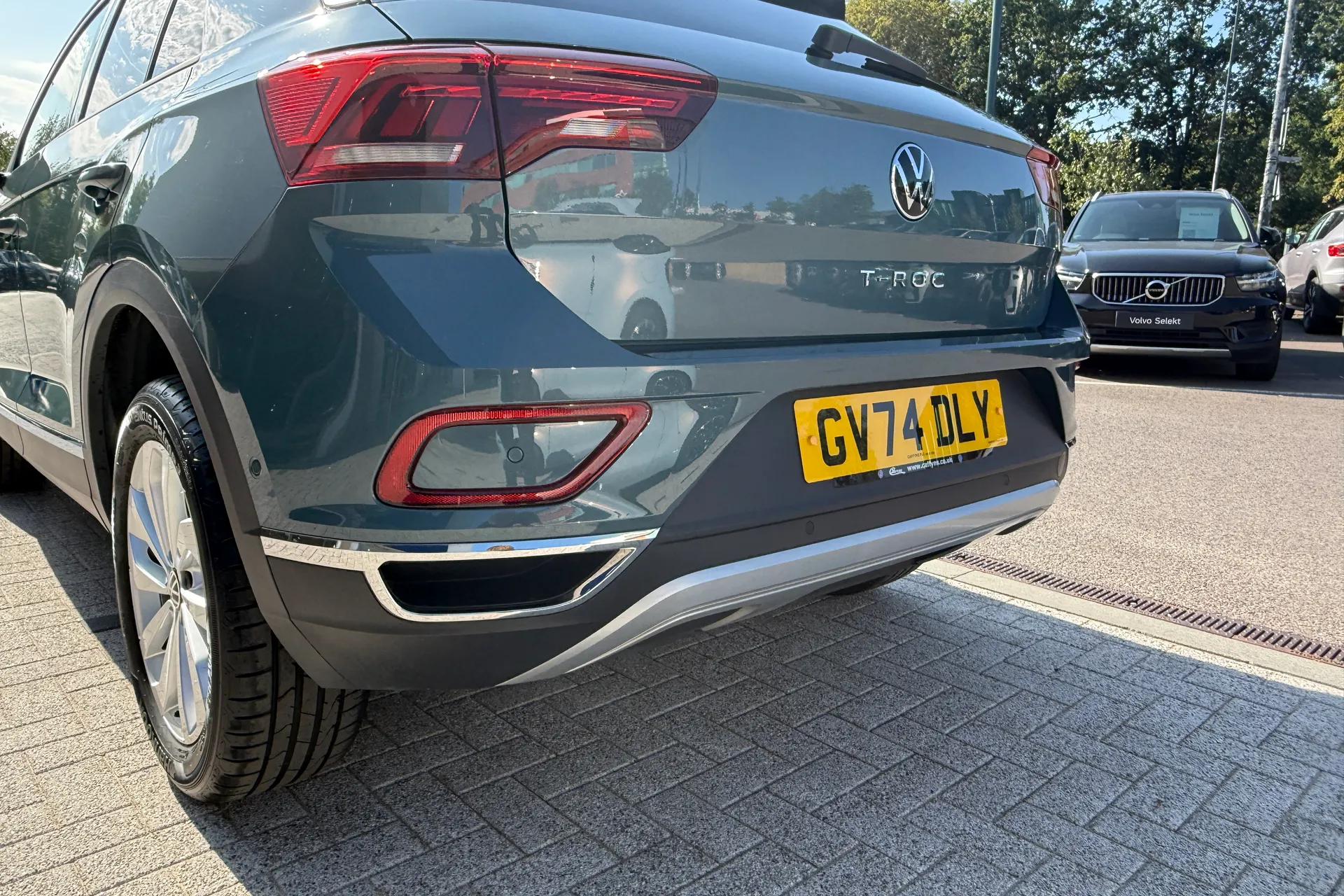 VOLKSWAGEN T-ROC thumbnail image number 17