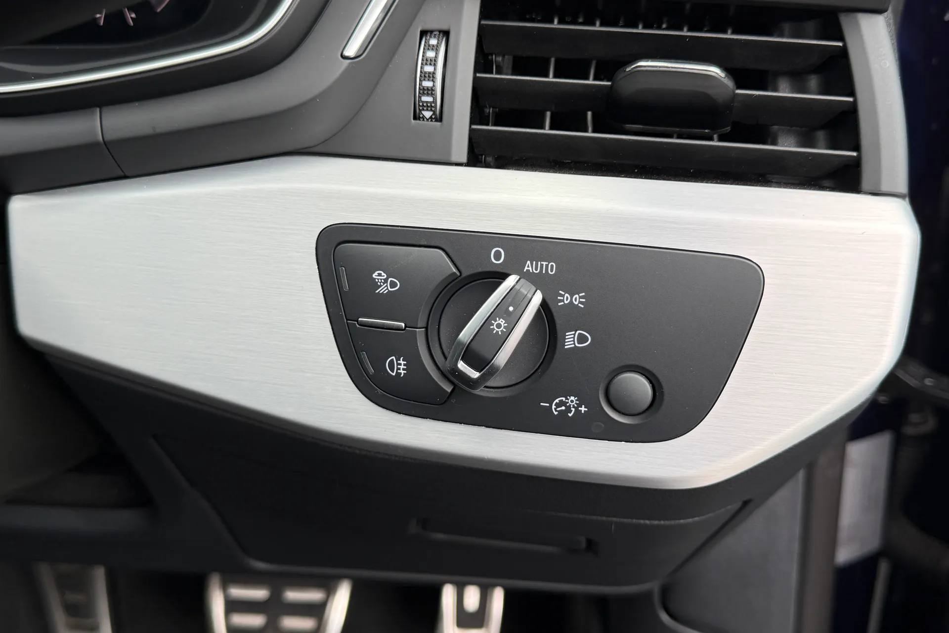 Audi A5 thumbnail image number 28
