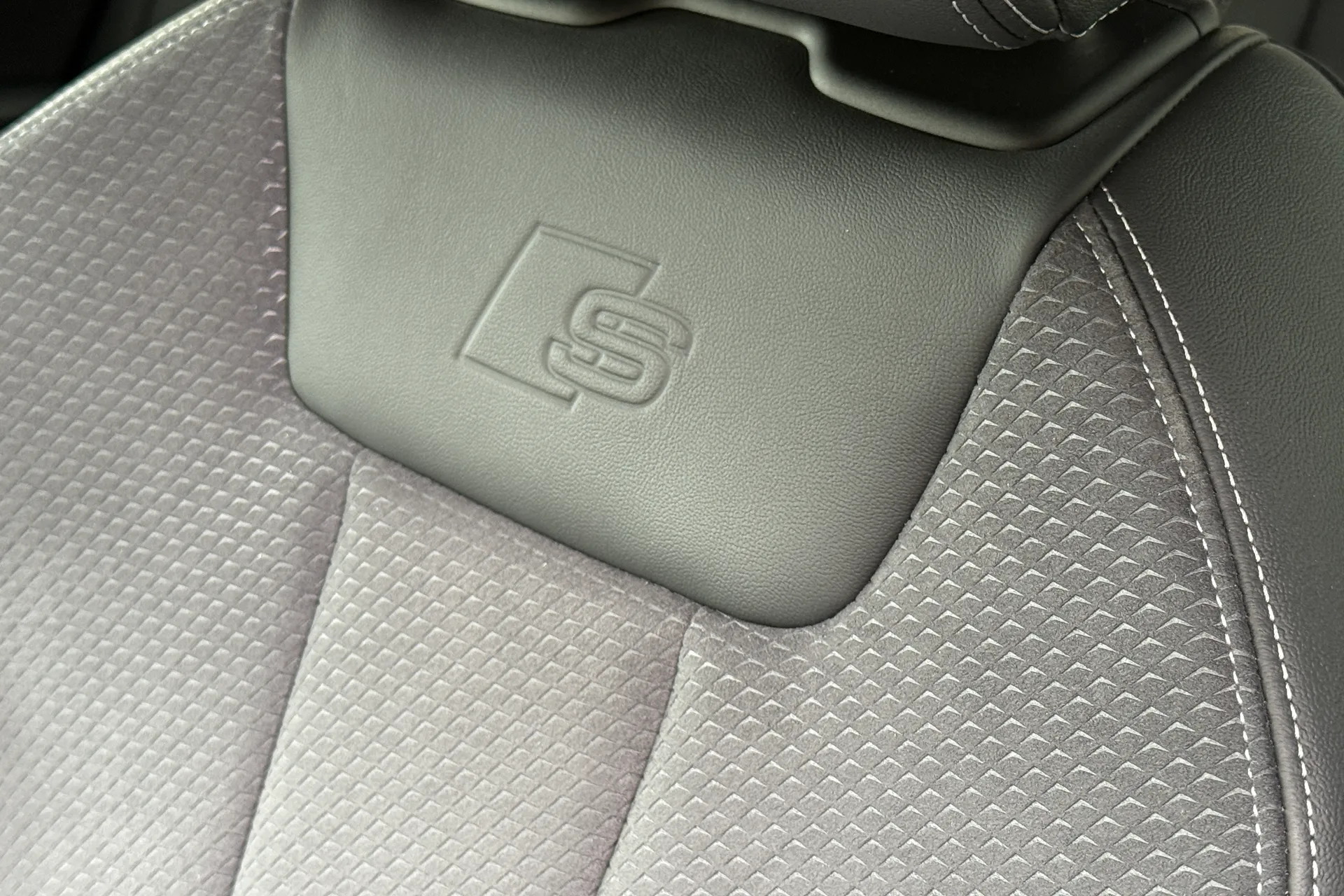Audi A5 thumbnail image number 40