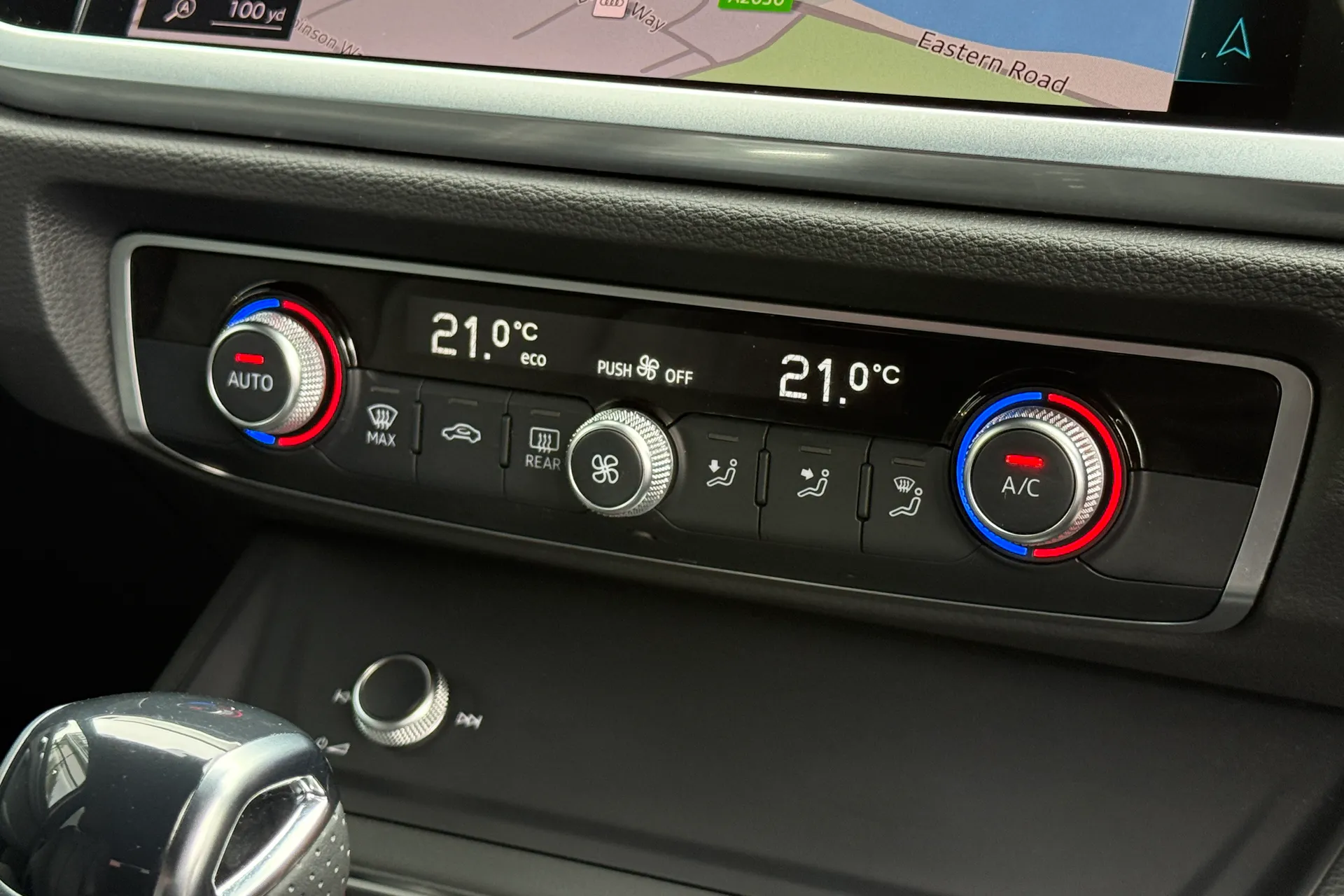 Audi Q3 thumbnail image number 25