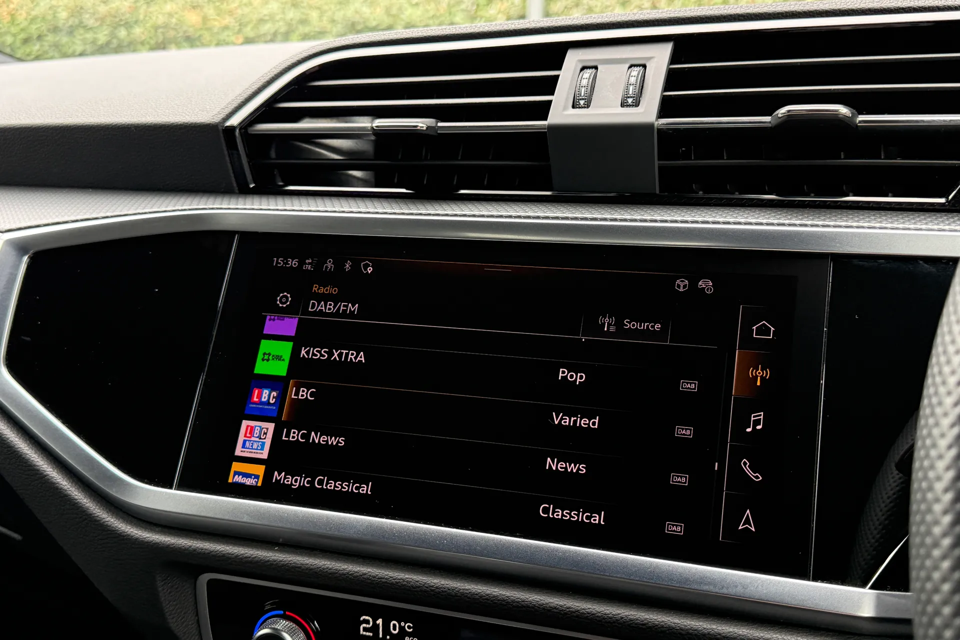 Audi Q3 thumbnail image number 33