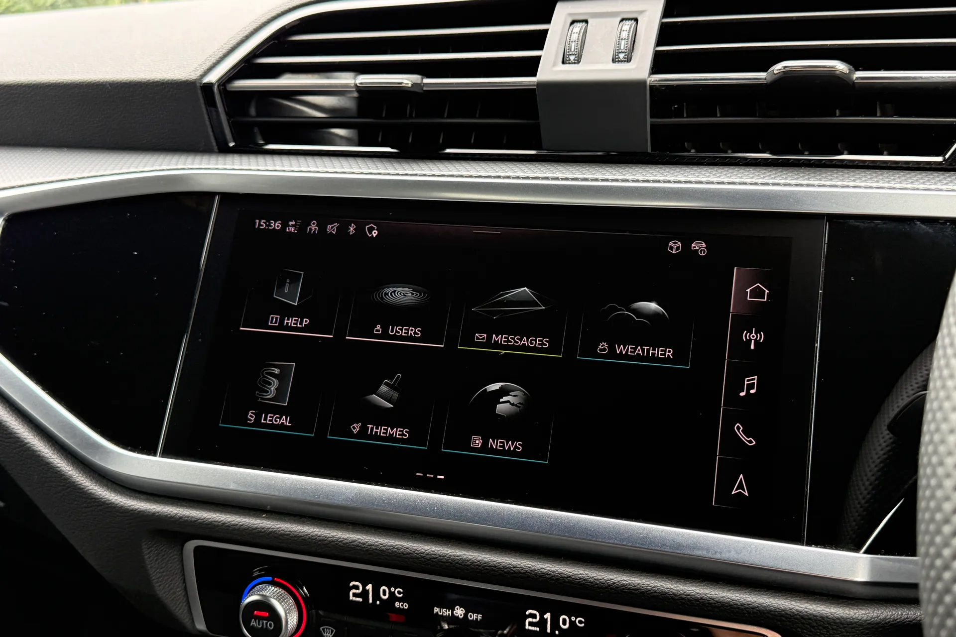 Audi Q3 thumbnail image number 29