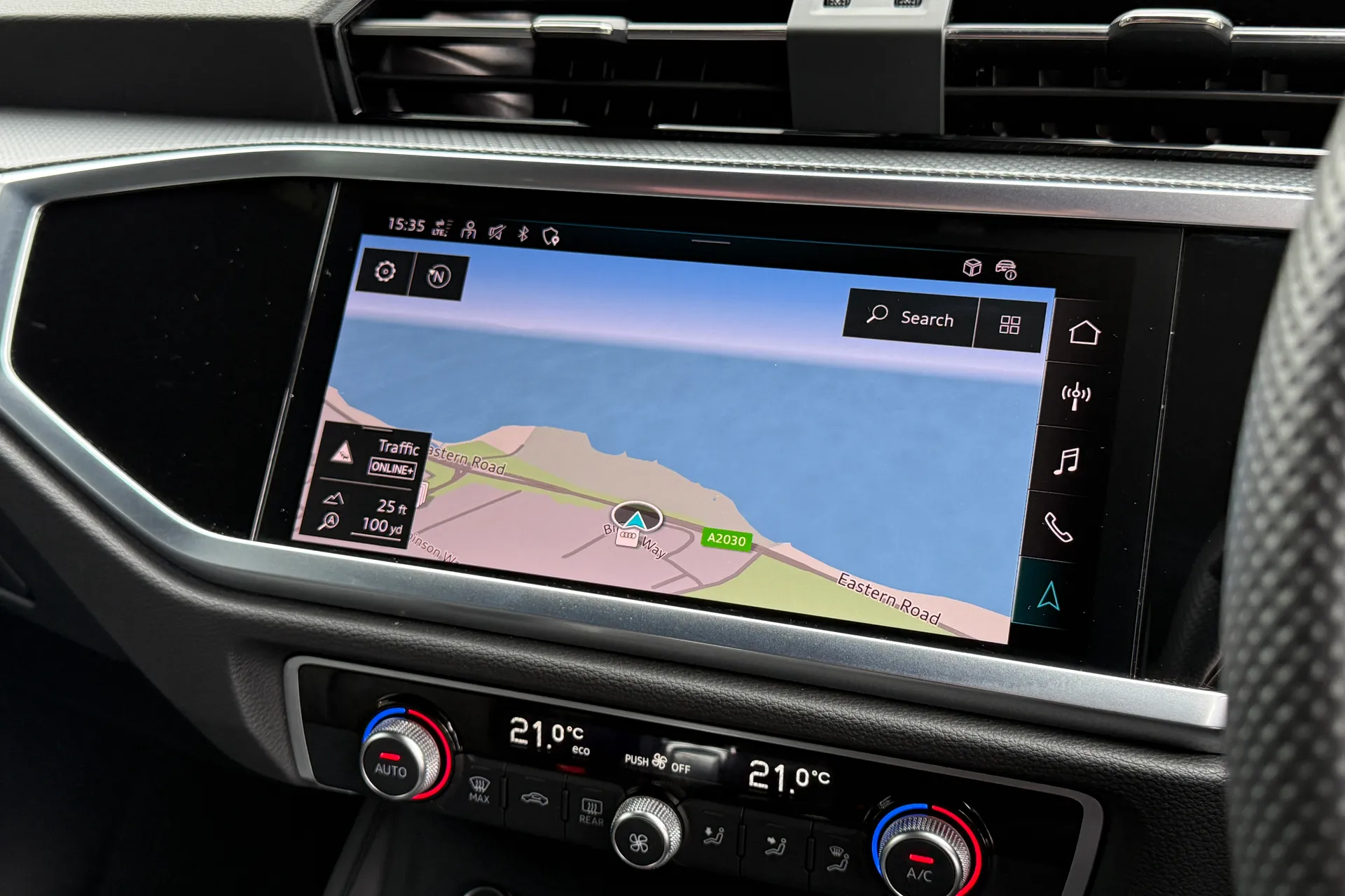 Audi Q3 thumbnail image number 18