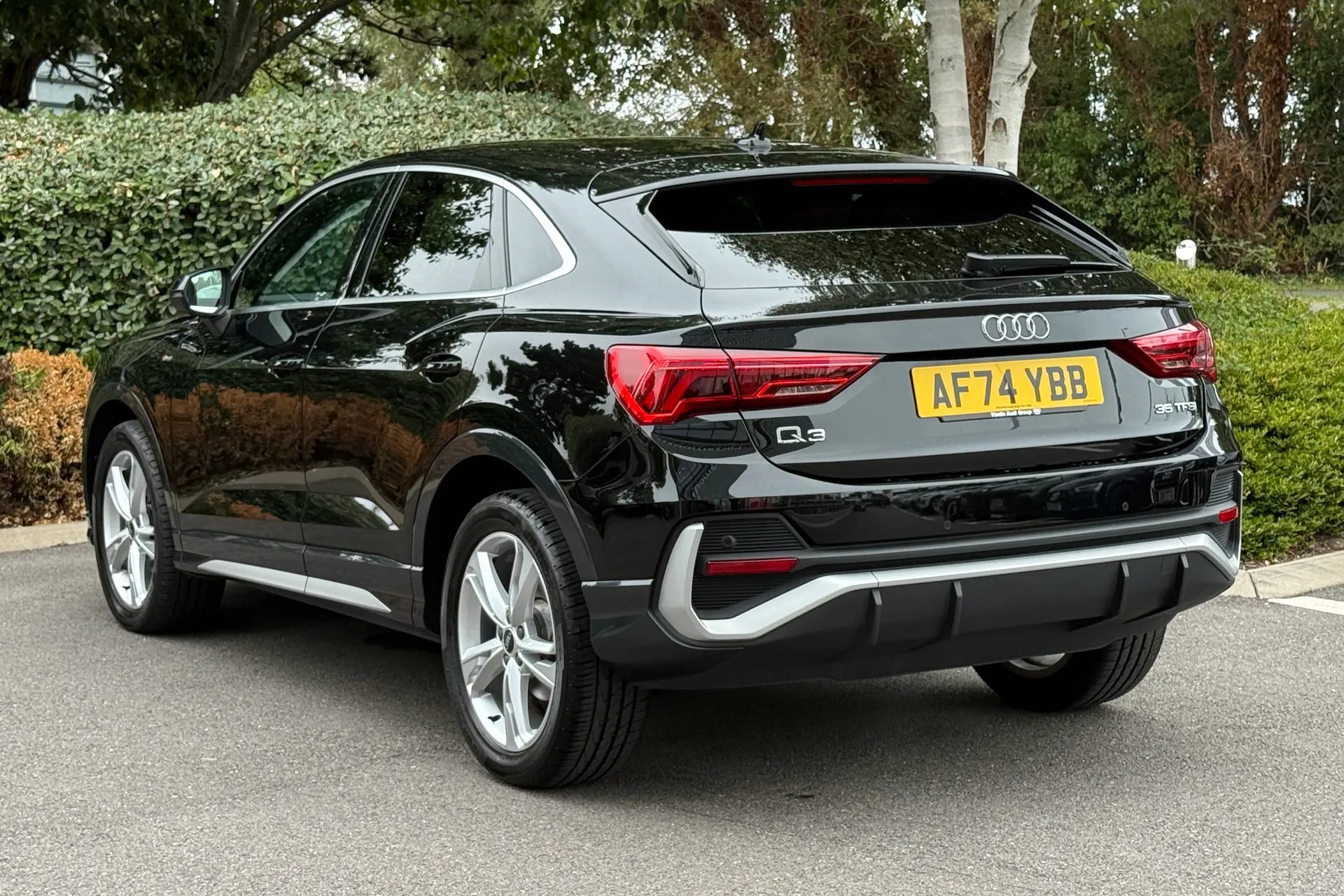 Audi Q3 thumbnail image number 13
