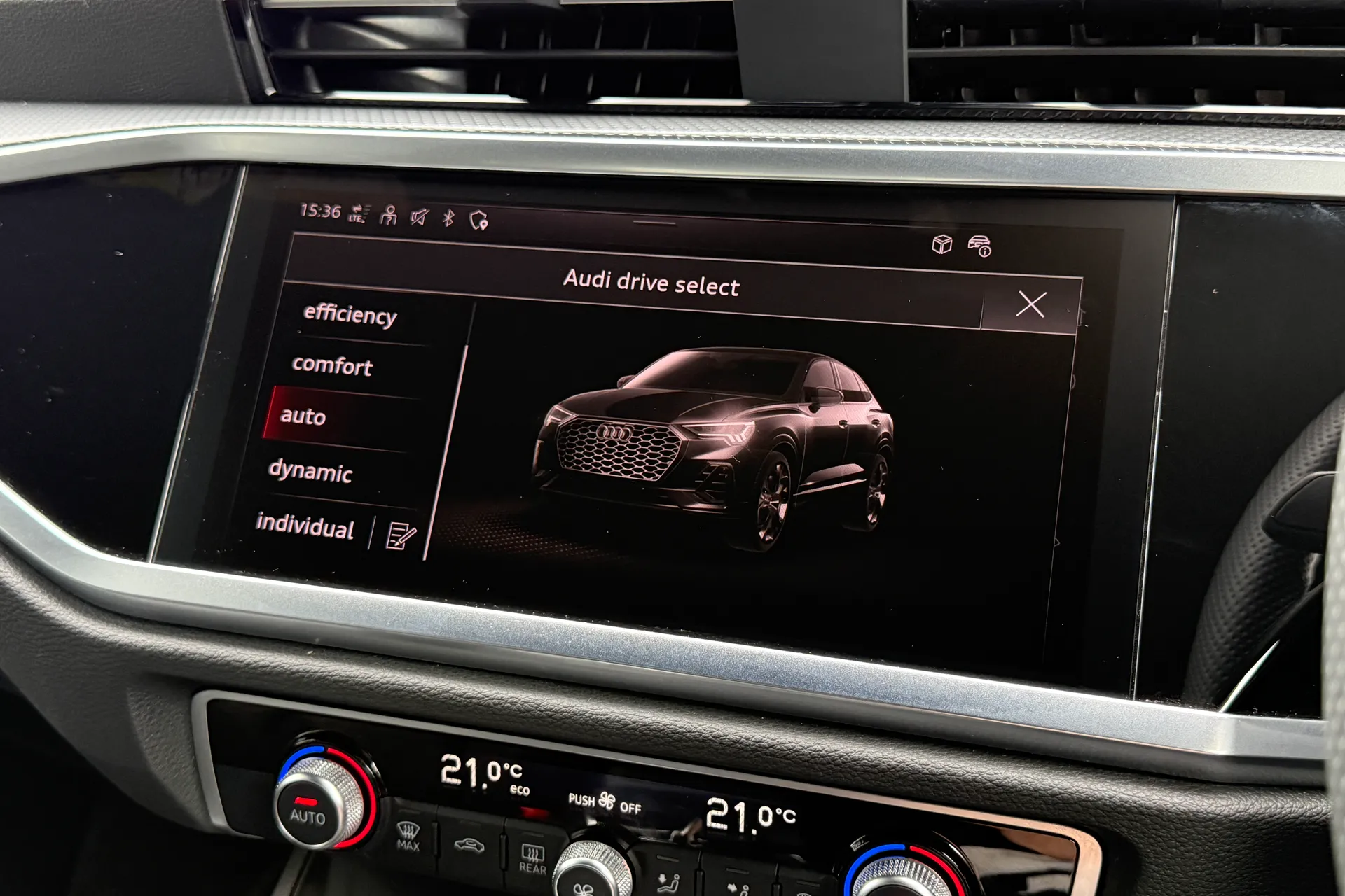 Audi Q3 thumbnail image number 16