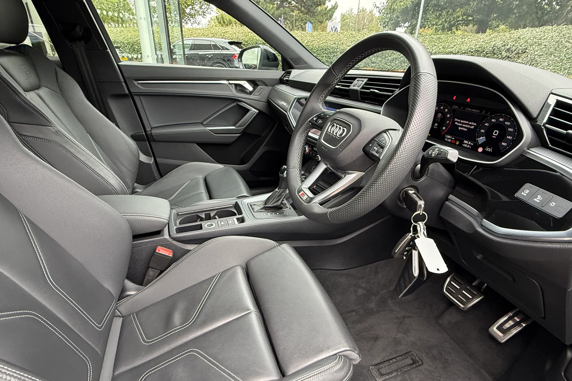 Audi Q3 thumbnail image number 7