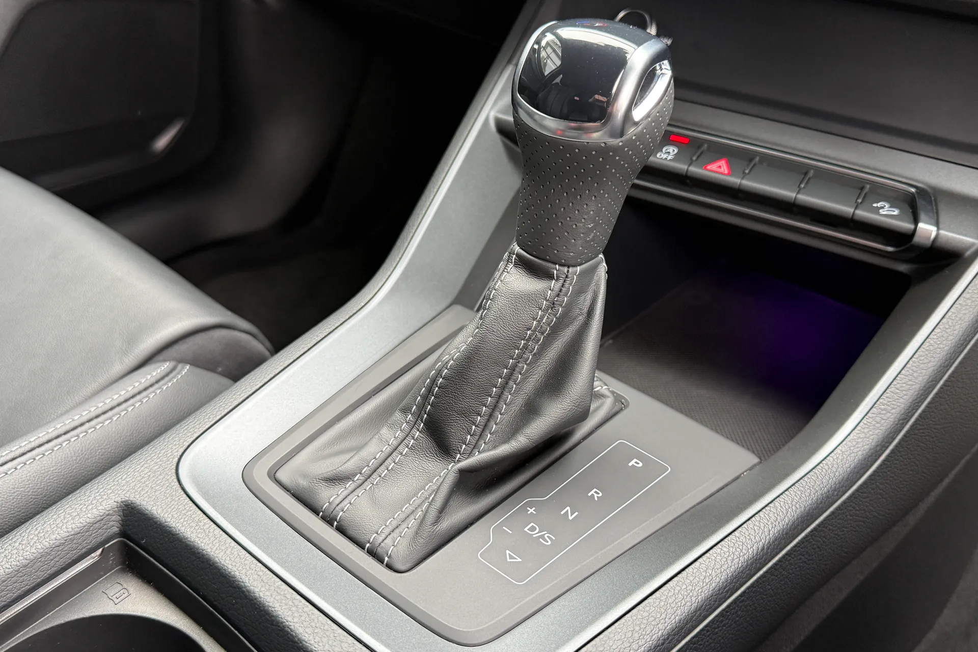 Audi Q3 thumbnail image number 23