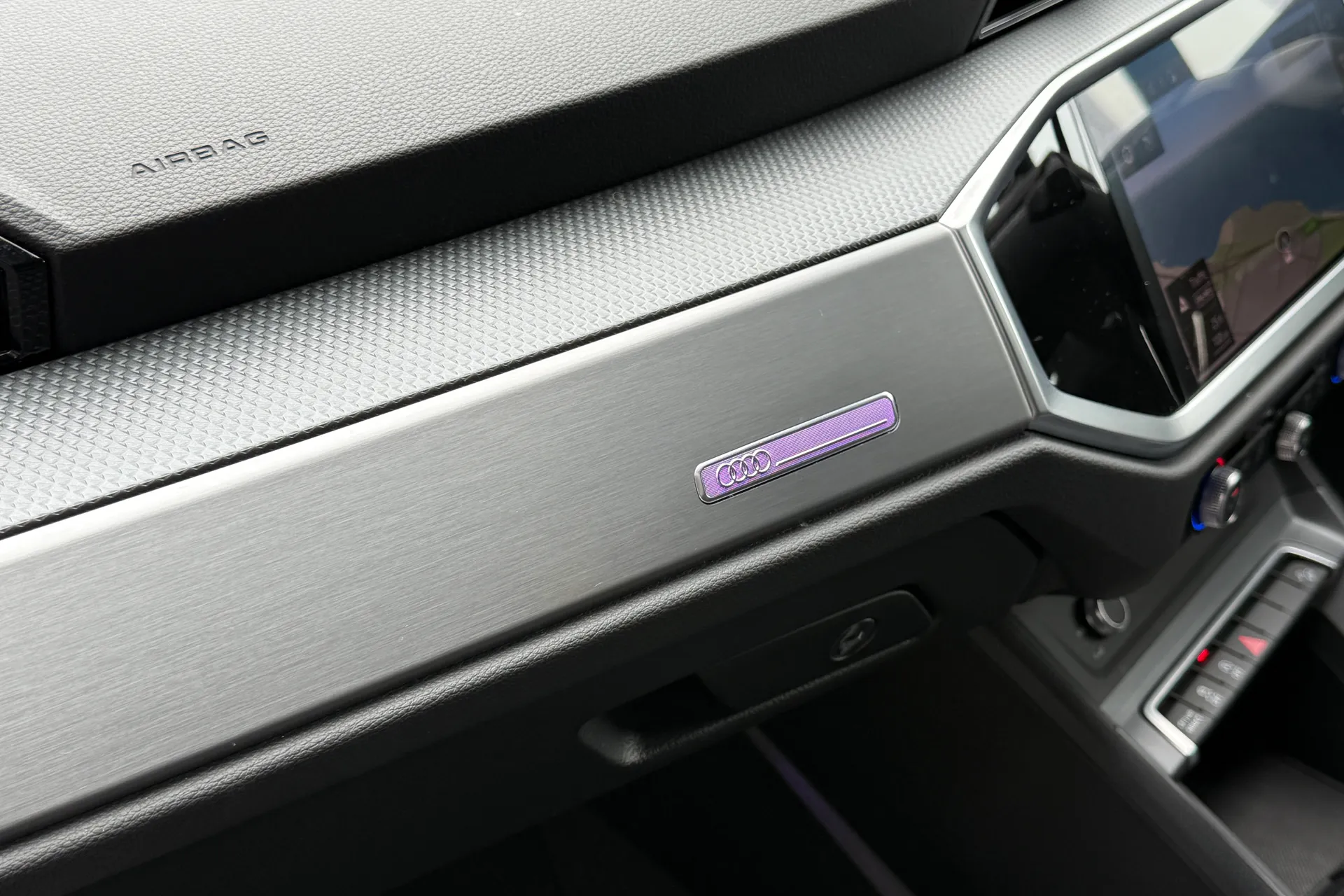Audi Q3 thumbnail image number 39