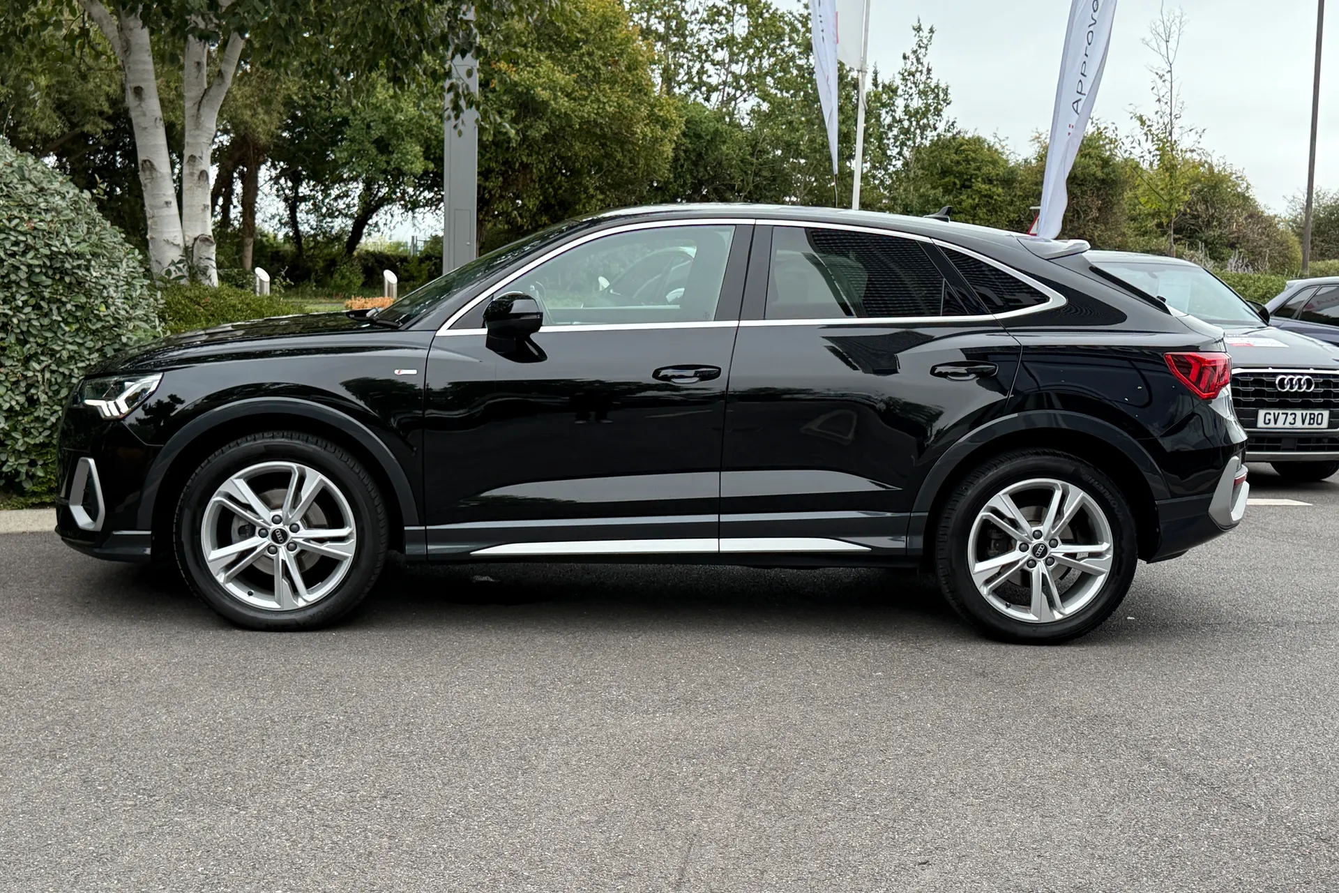Audi Q3 thumbnail image number 35