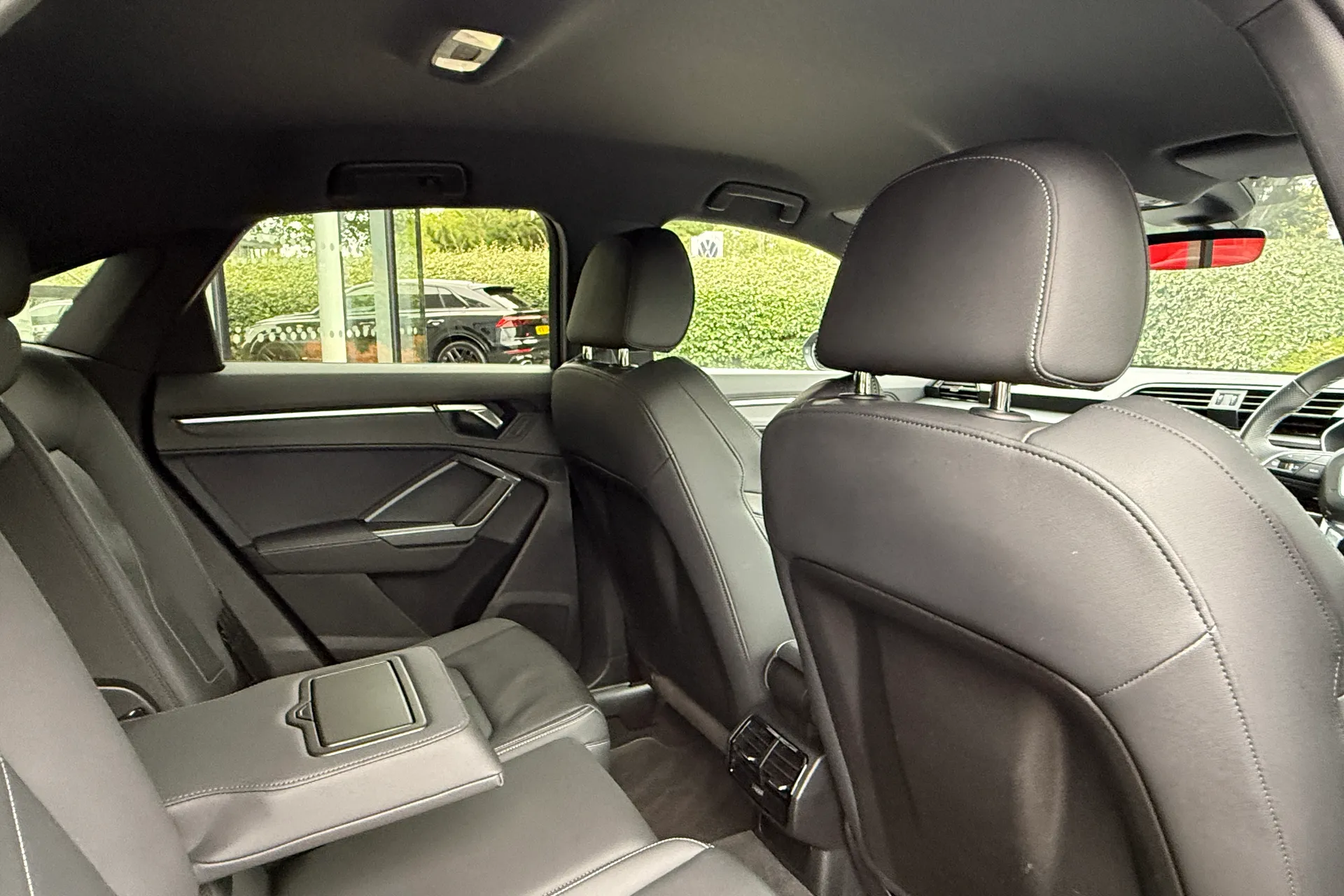 Audi Q3 thumbnail image number 44