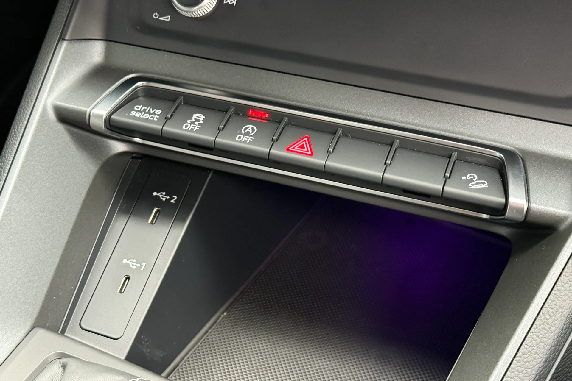 Audi Q3 thumbnail image number 37