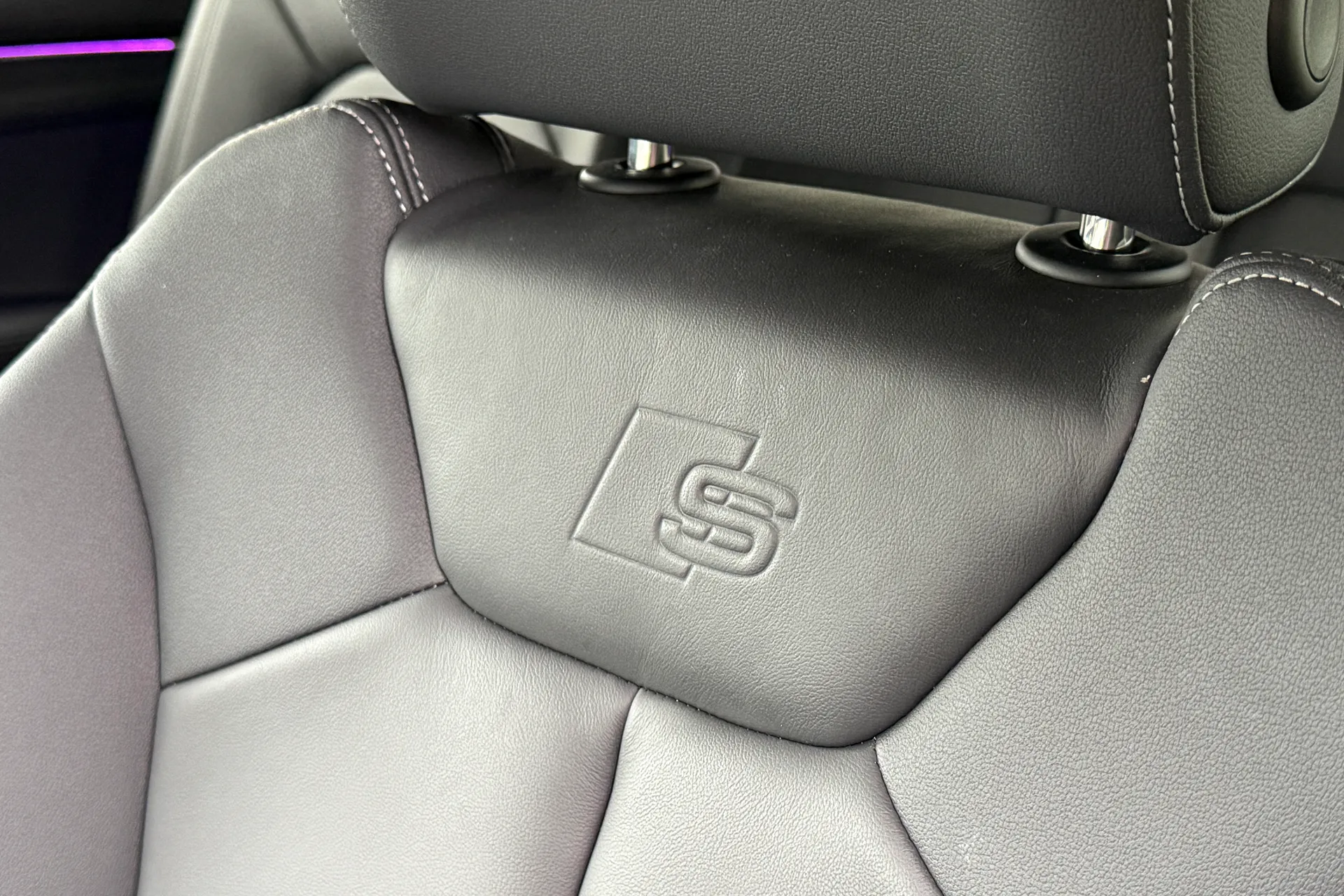 Audi Q3 thumbnail image number 38