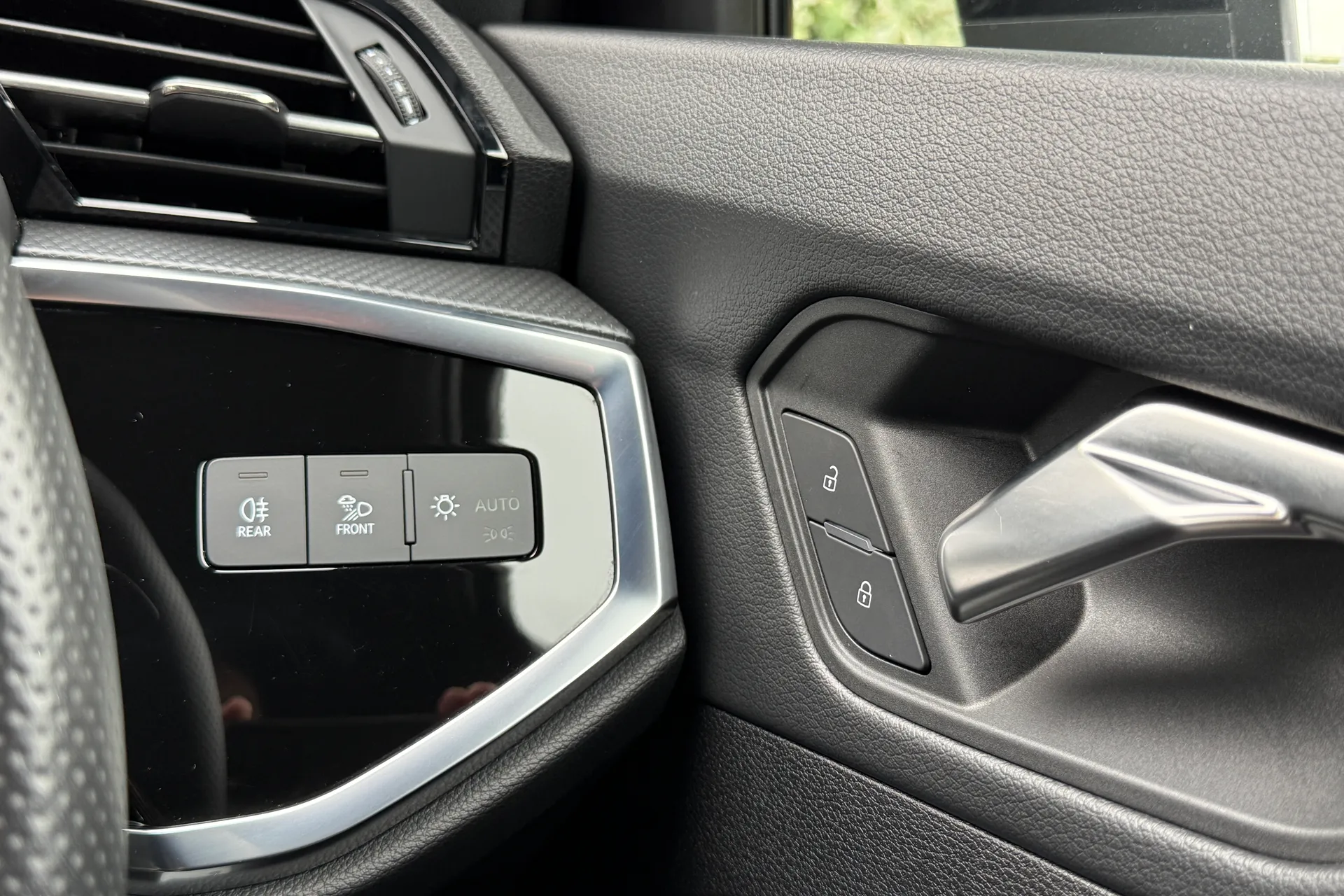 Audi Q3 thumbnail image number 52