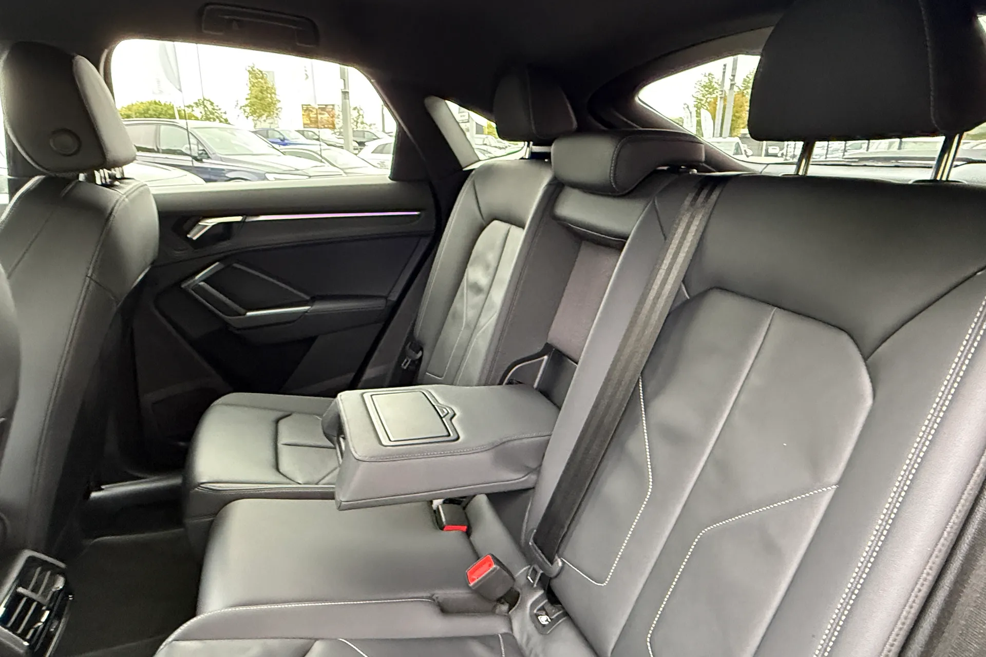 Audi Q3 thumbnail image number 41