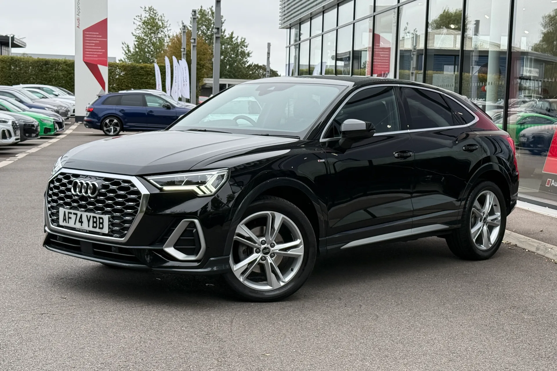 Audi Q3 thumbnail image number 19