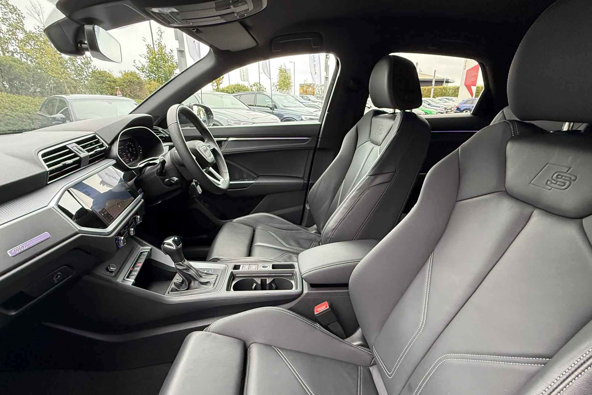 Audi Q3 thumbnail image number 34