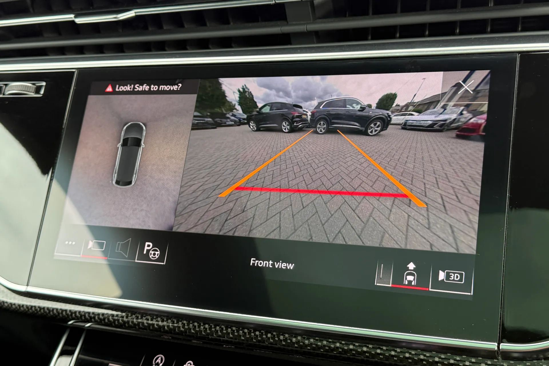 Audi Q8 thumbnail image number 11