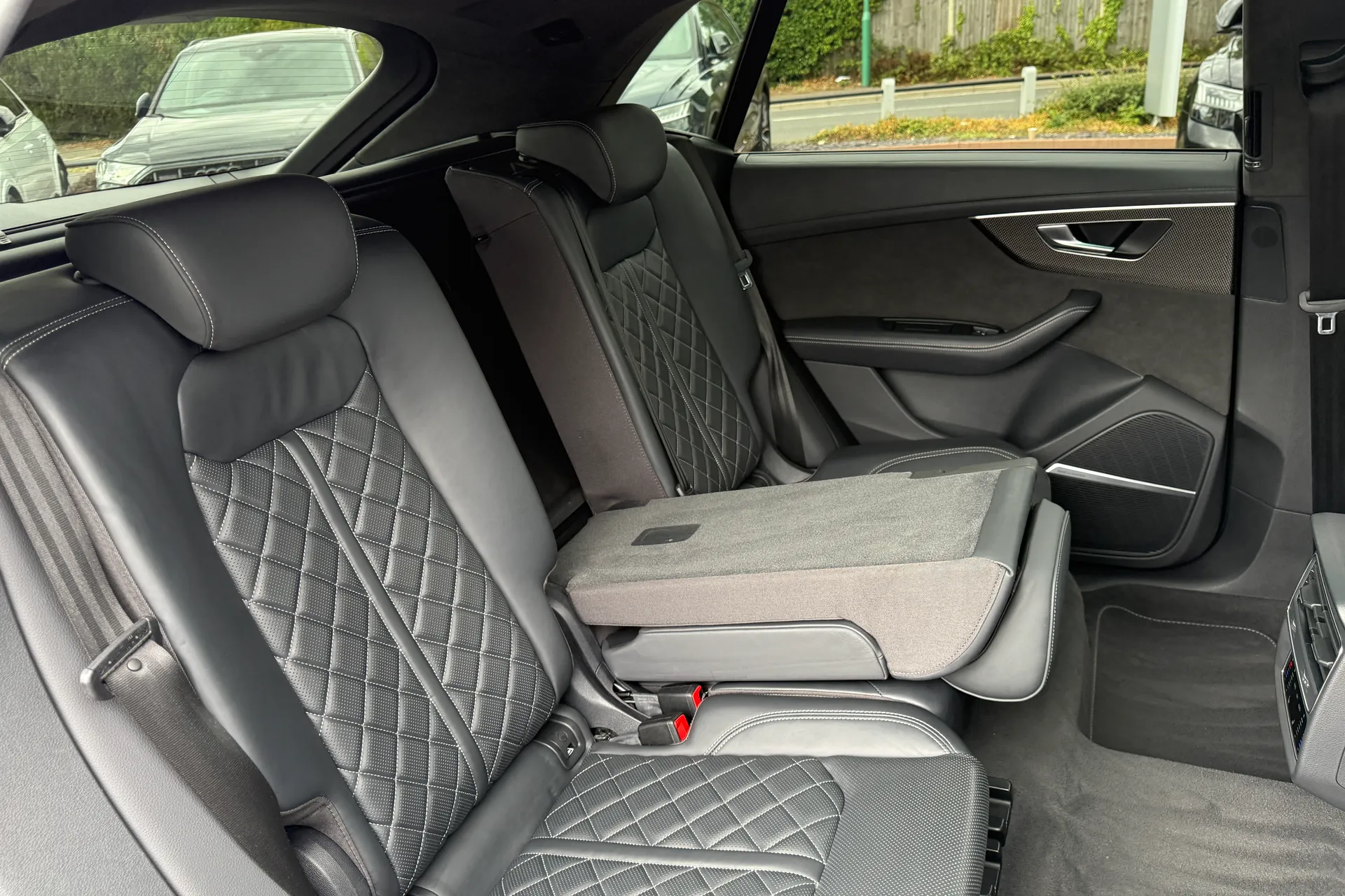 Audi Q8 thumbnail image number 57