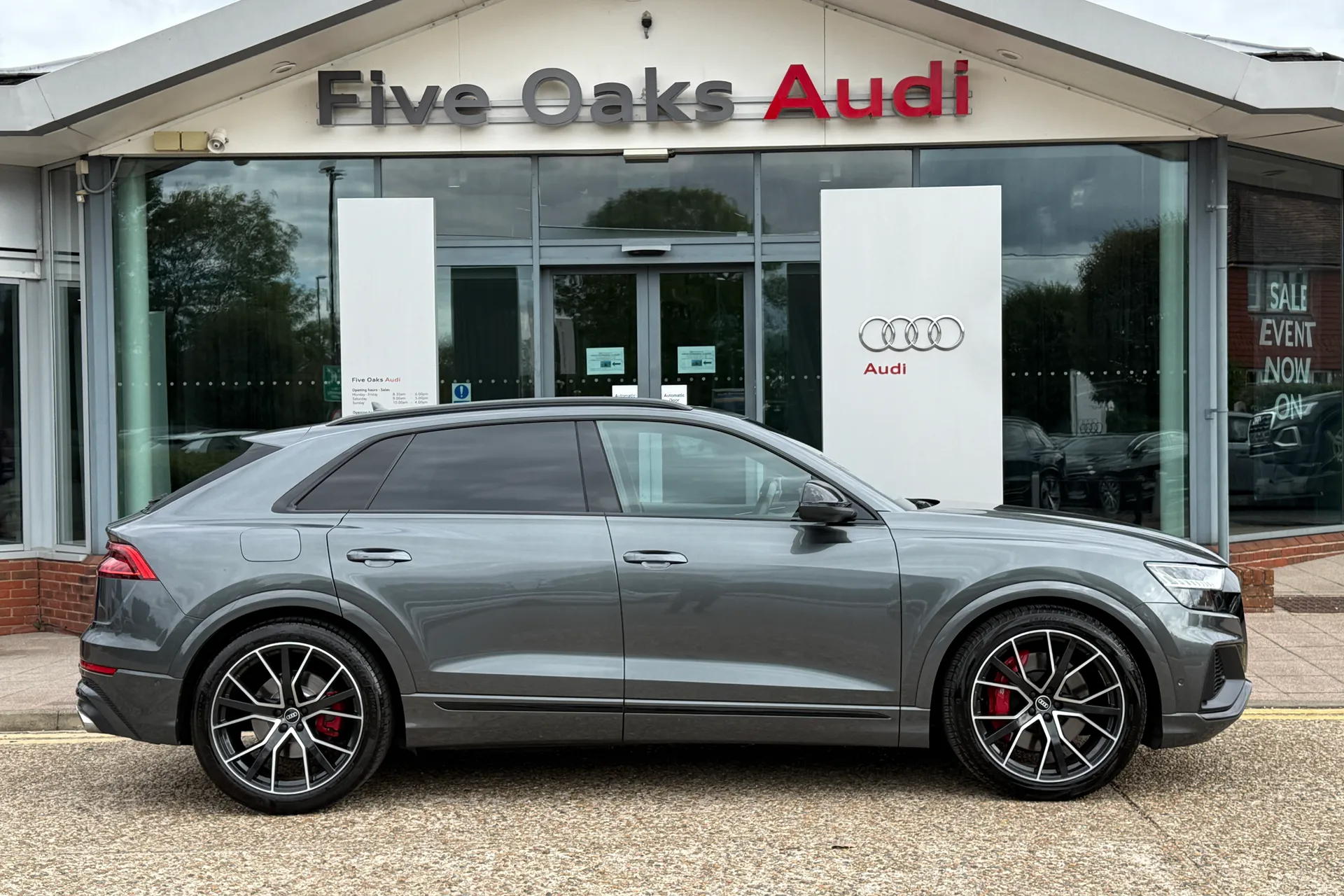 Audi Q8 thumbnail image number 2