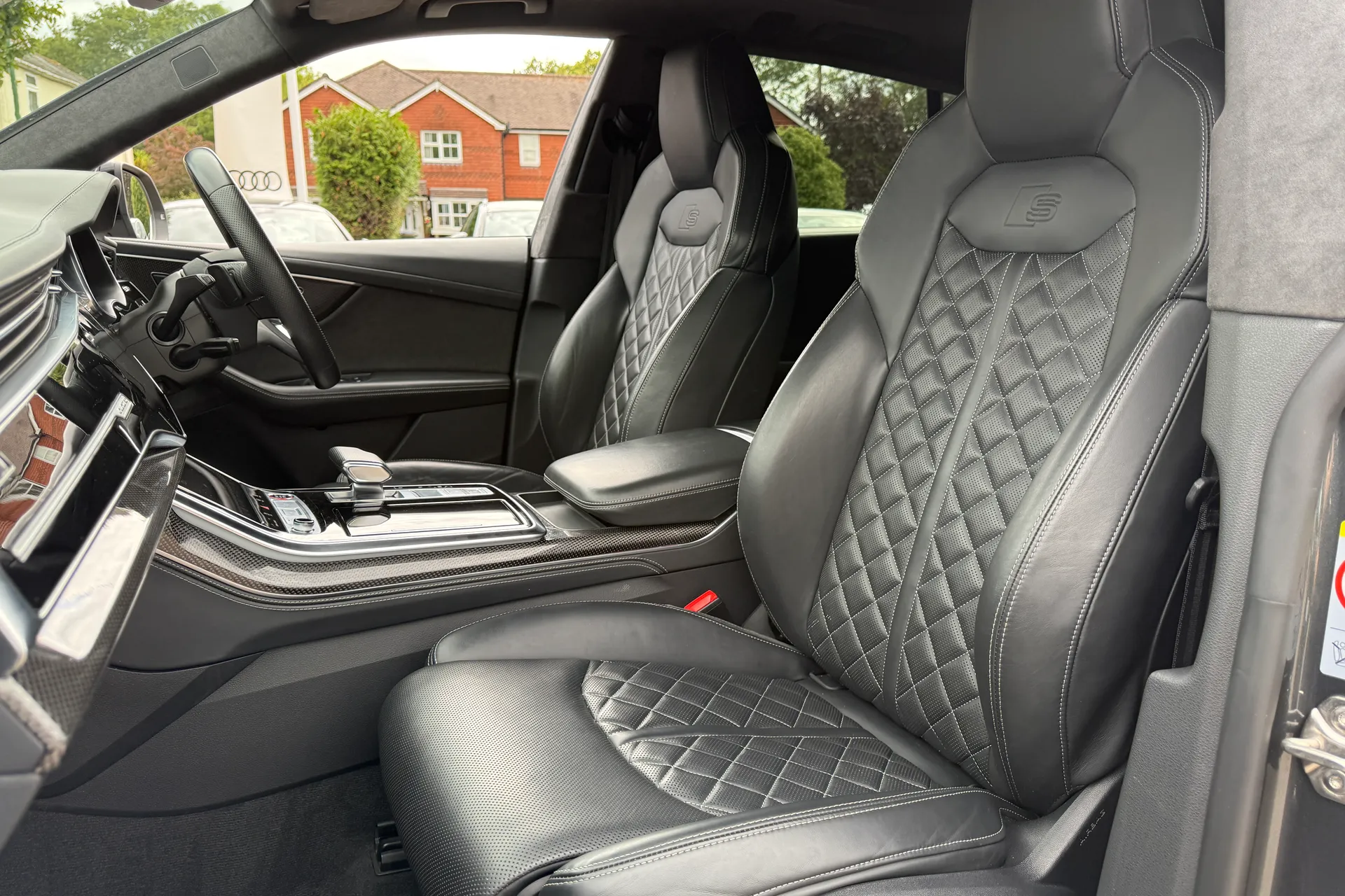 Audi Q8 thumbnail image number 38