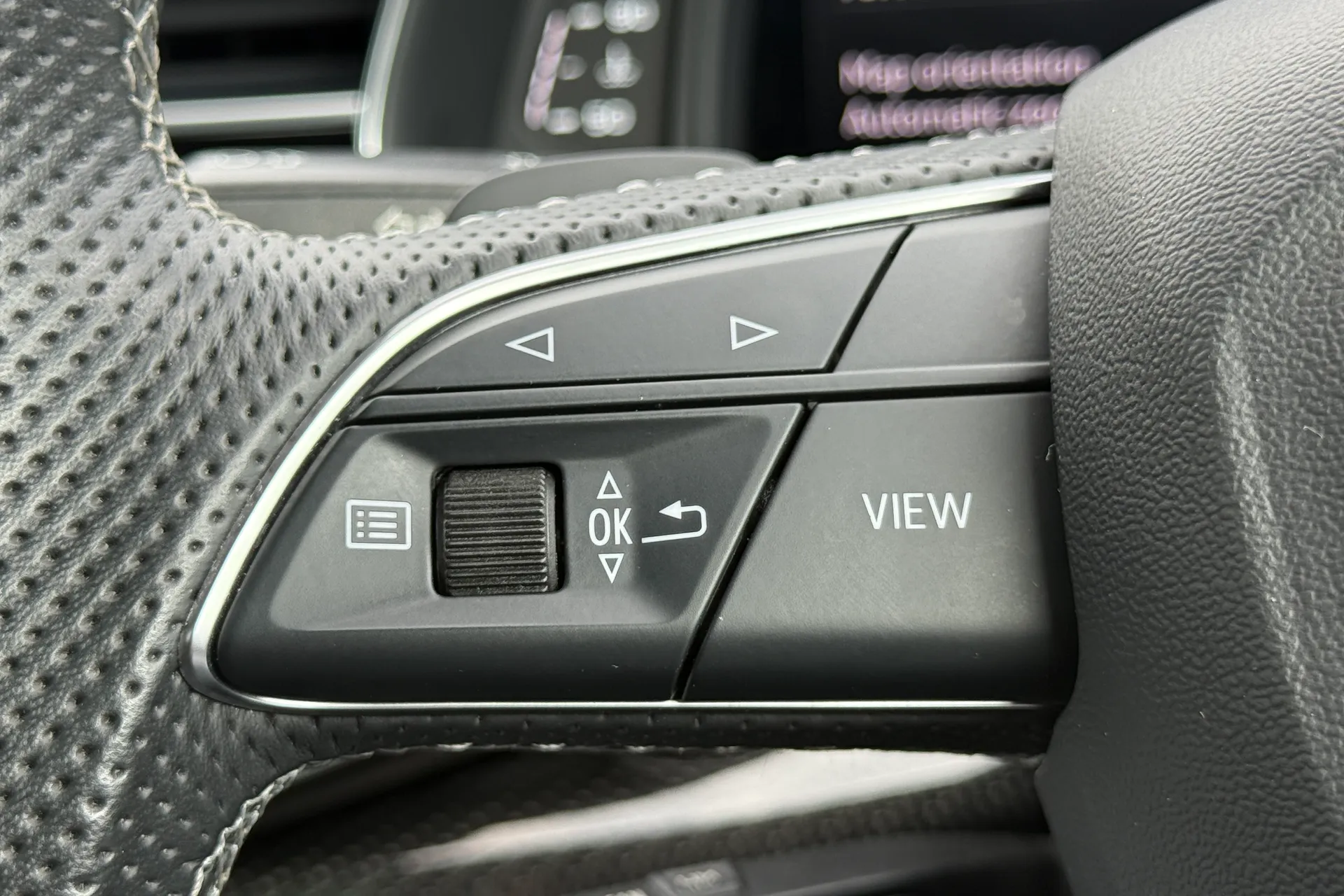 Audi Q8 thumbnail image number 29