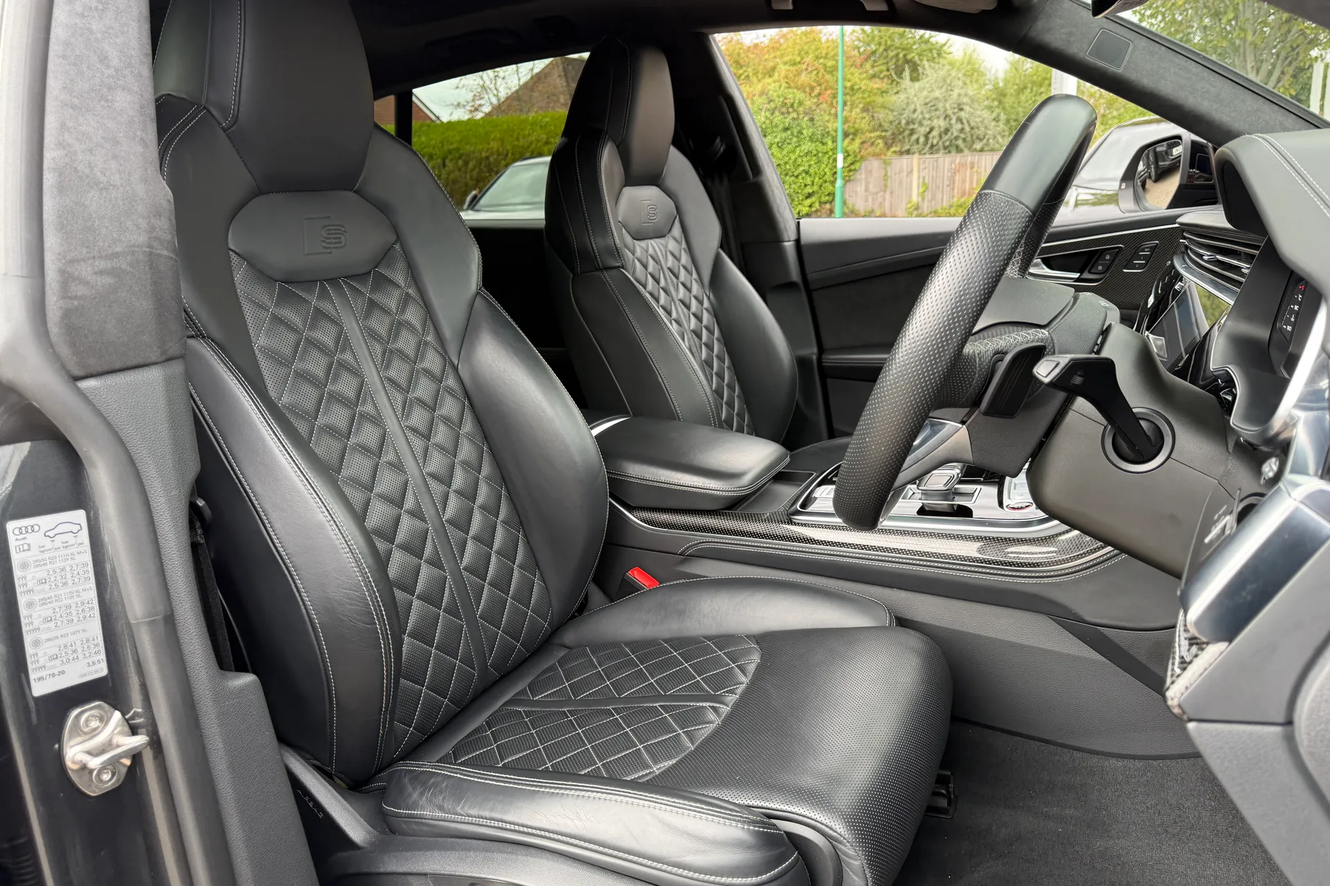 Audi Q8 thumbnail image number 35
