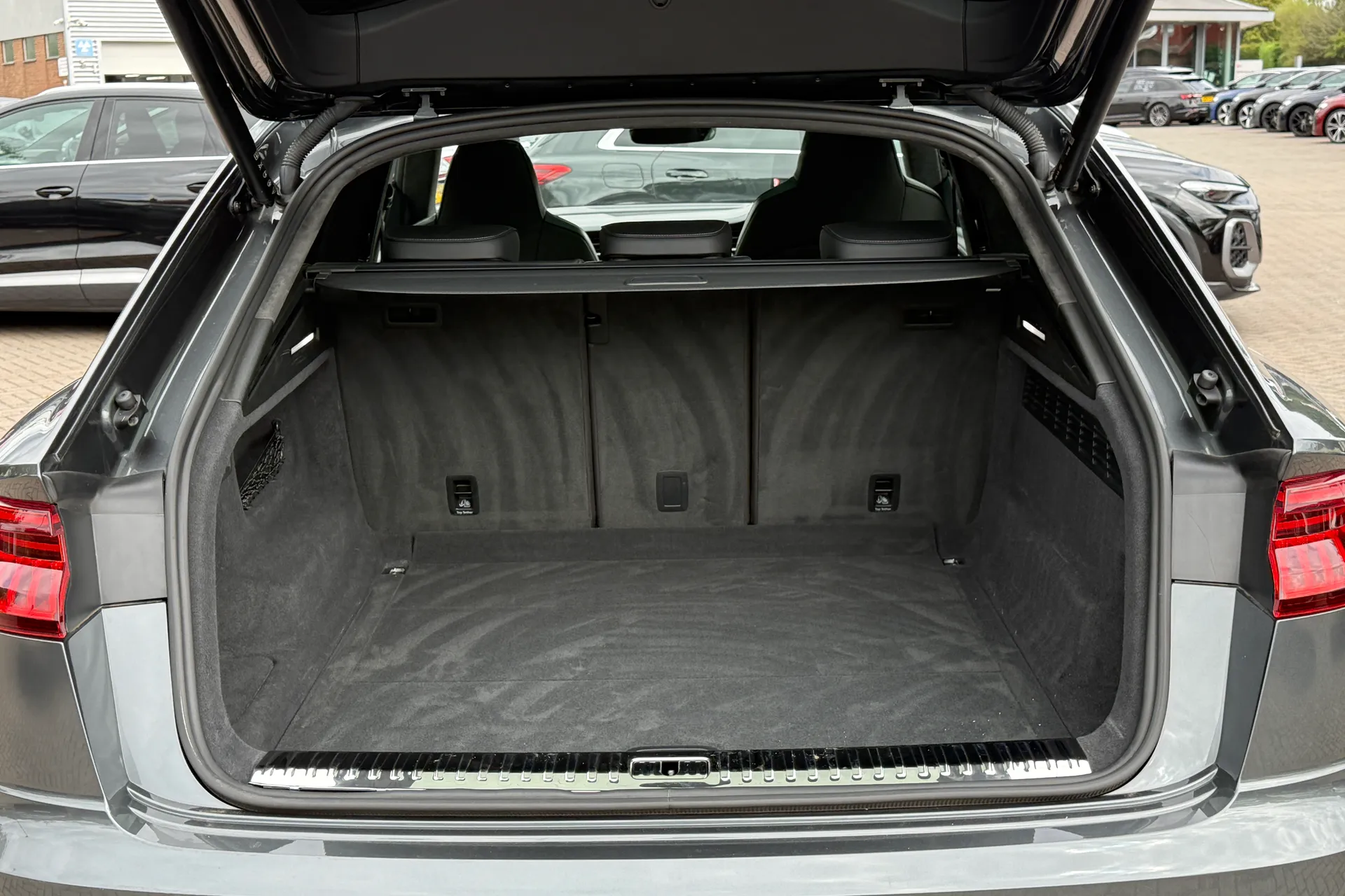 Audi Q8 thumbnail image number 46
