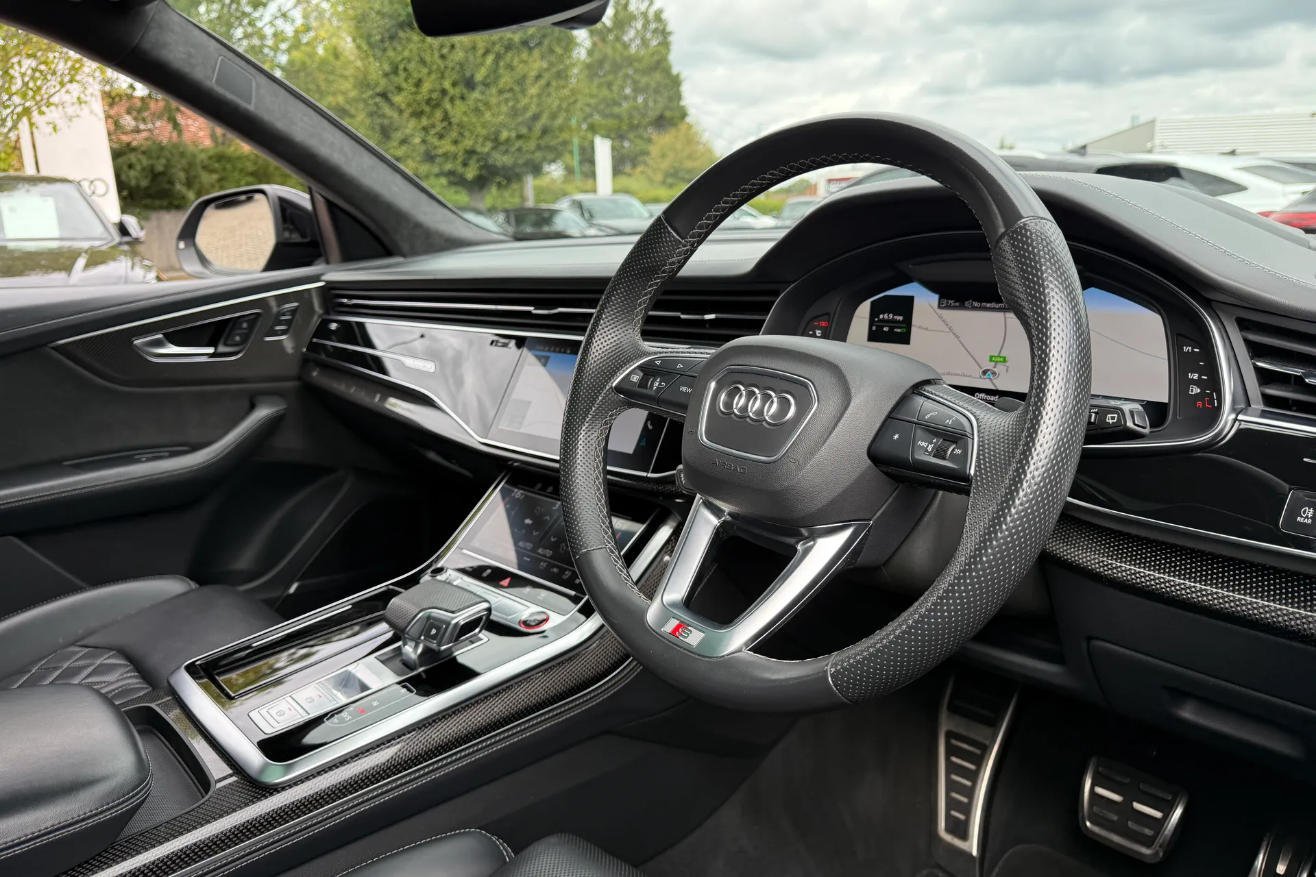 Audi Q8 thumbnail image number 36