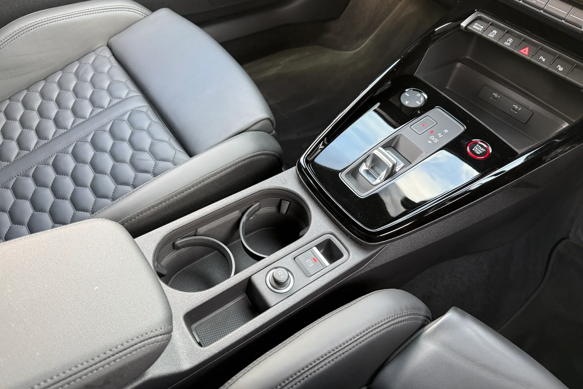 Audi RS3 thumbnail image number 43