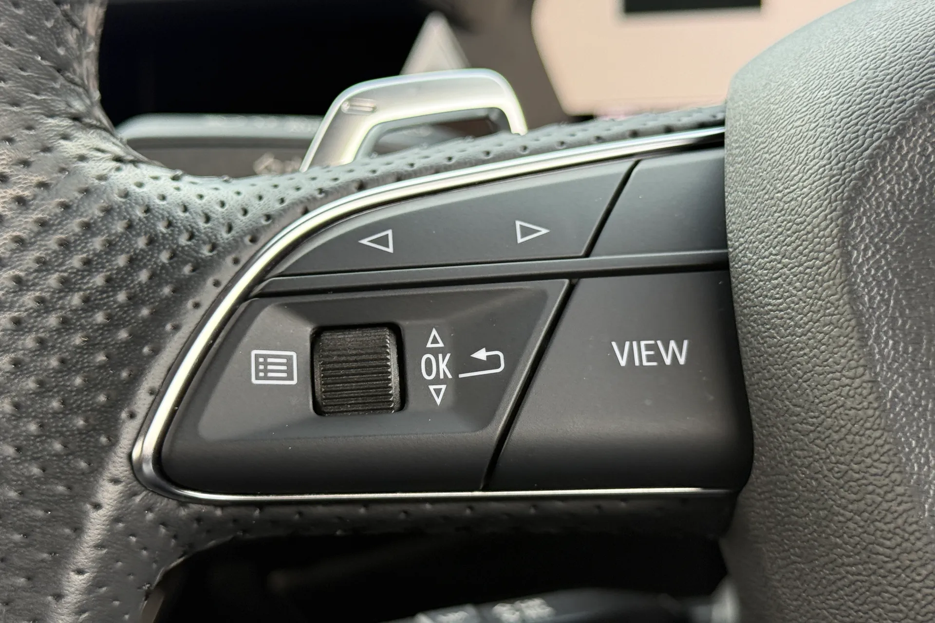 Audi RS3 thumbnail image number 25