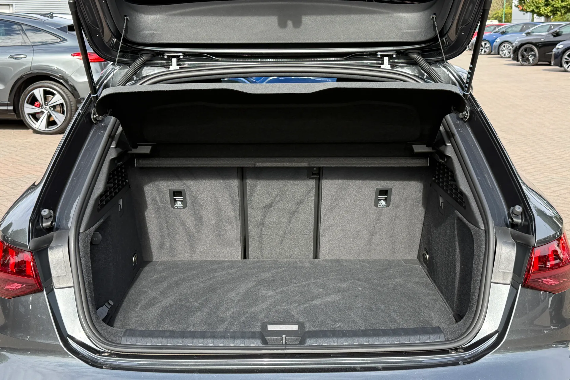 Audi RS3 thumbnail image number 39