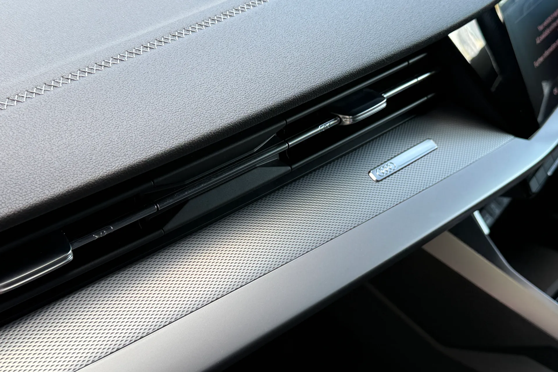 Audi A3 thumbnail image number 39