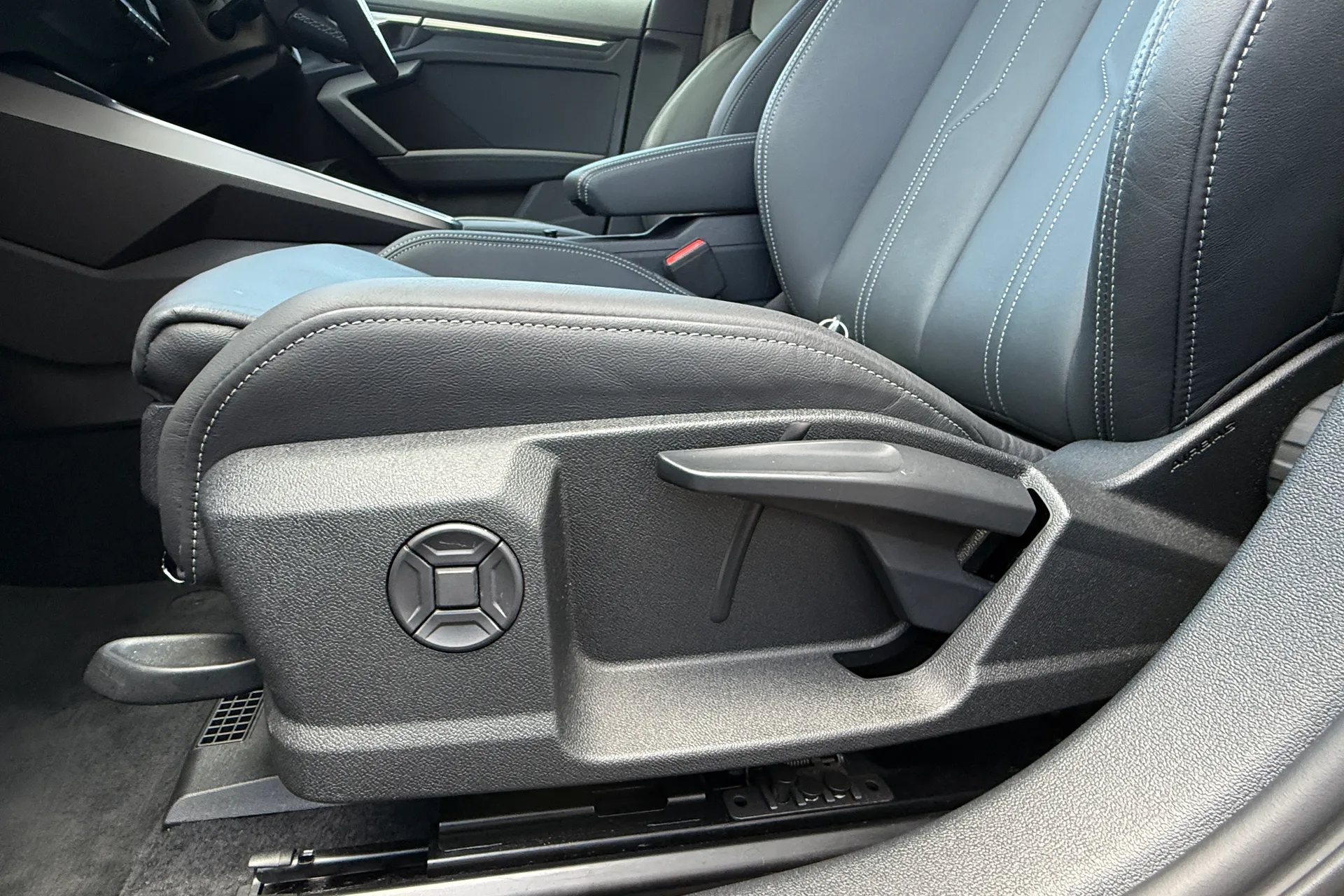 Audi A3 thumbnail image number 41