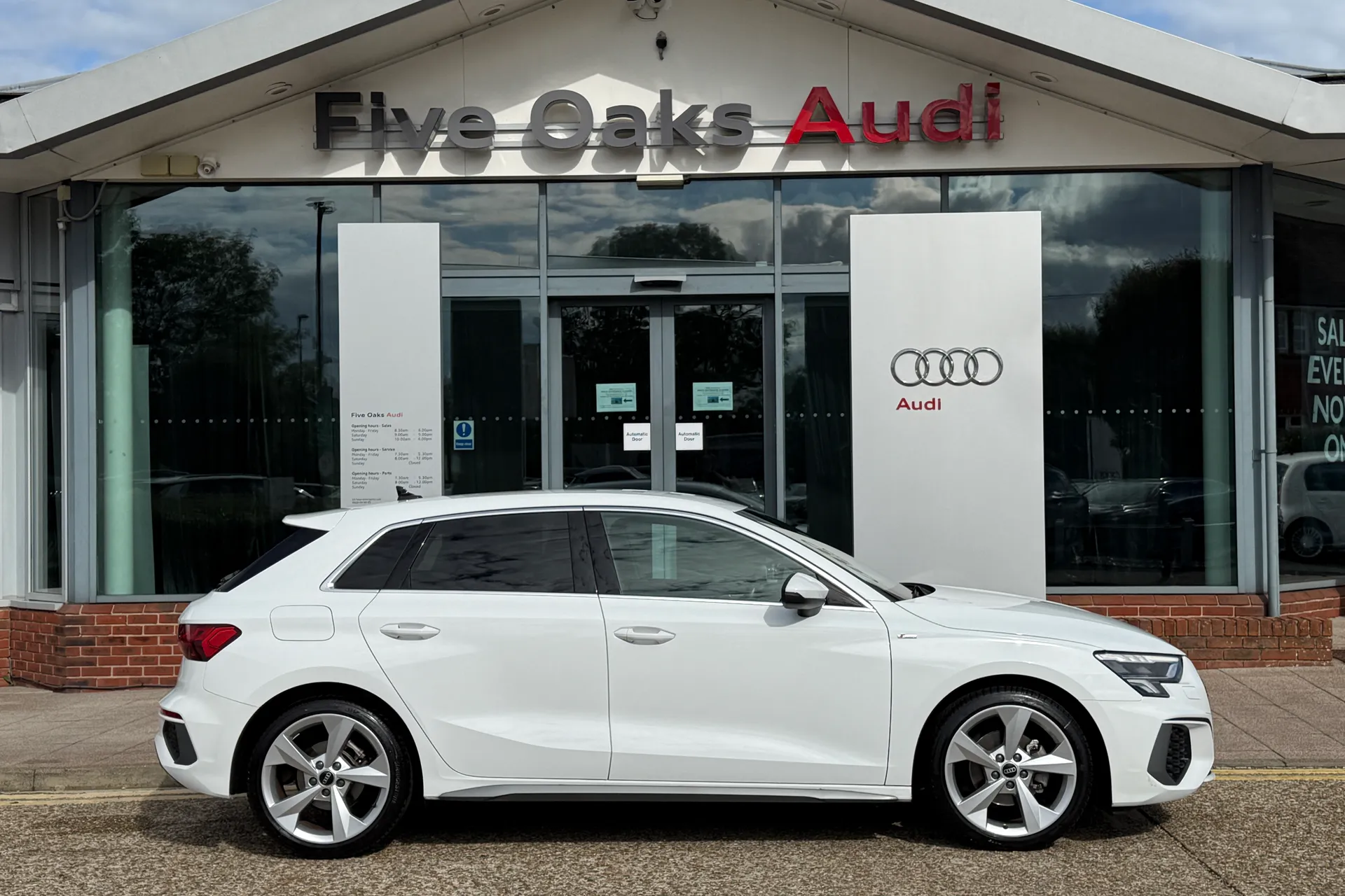 Audi A3 thumbnail image number 2