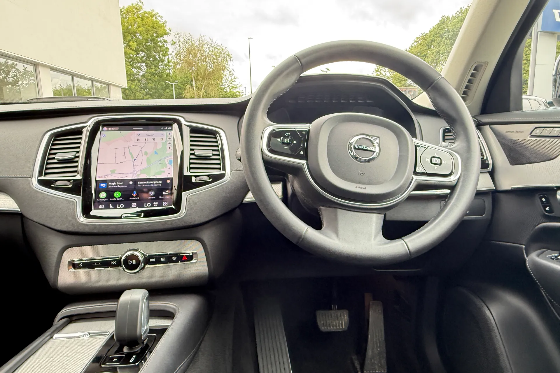 Volvo XC90 thumbnail image number 36
