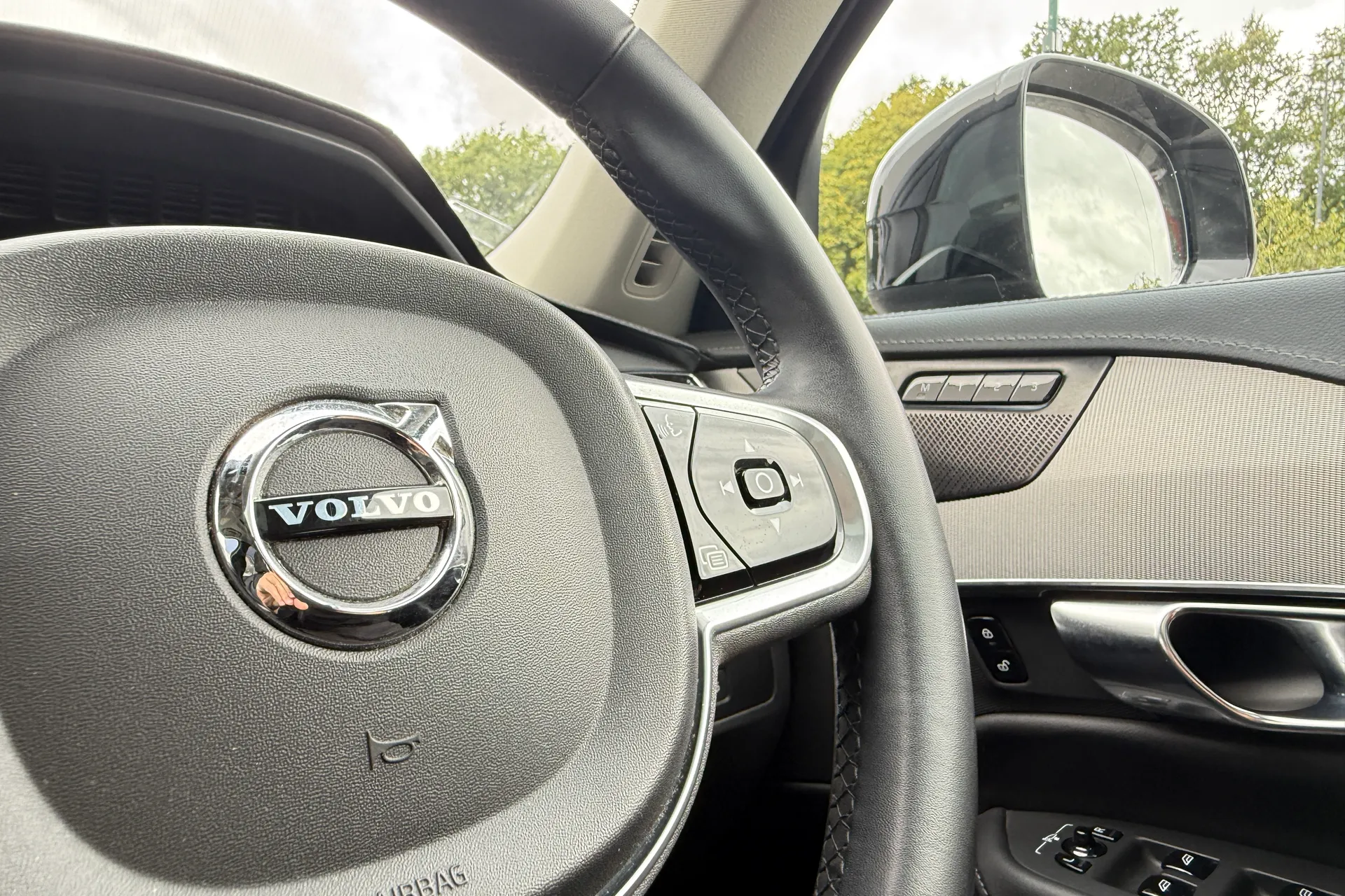 Volvo XC90 thumbnail image number 38