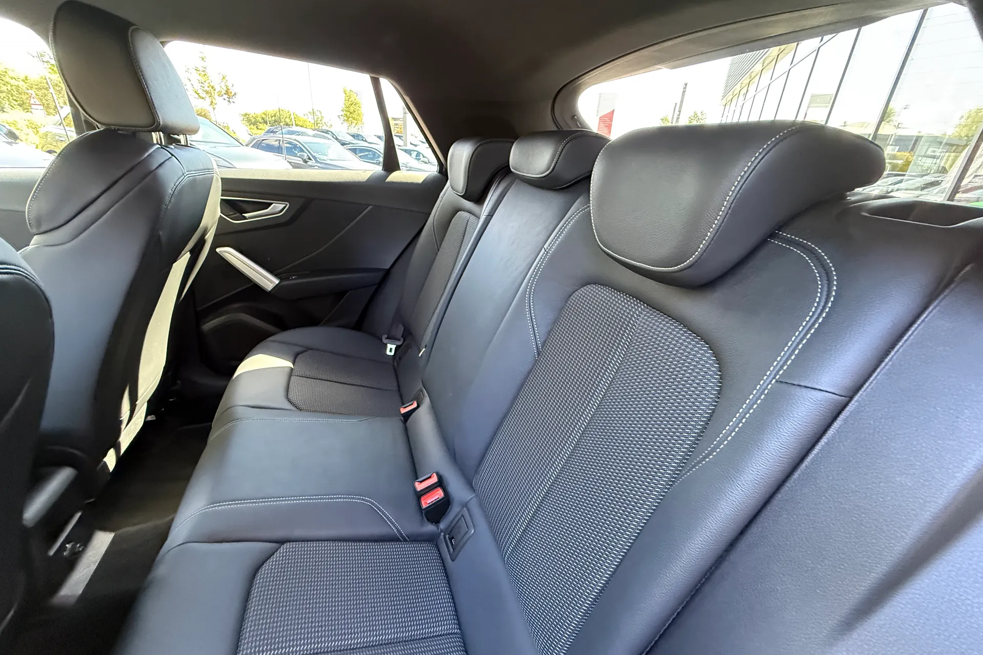 Audi Q2 thumbnail image number 32