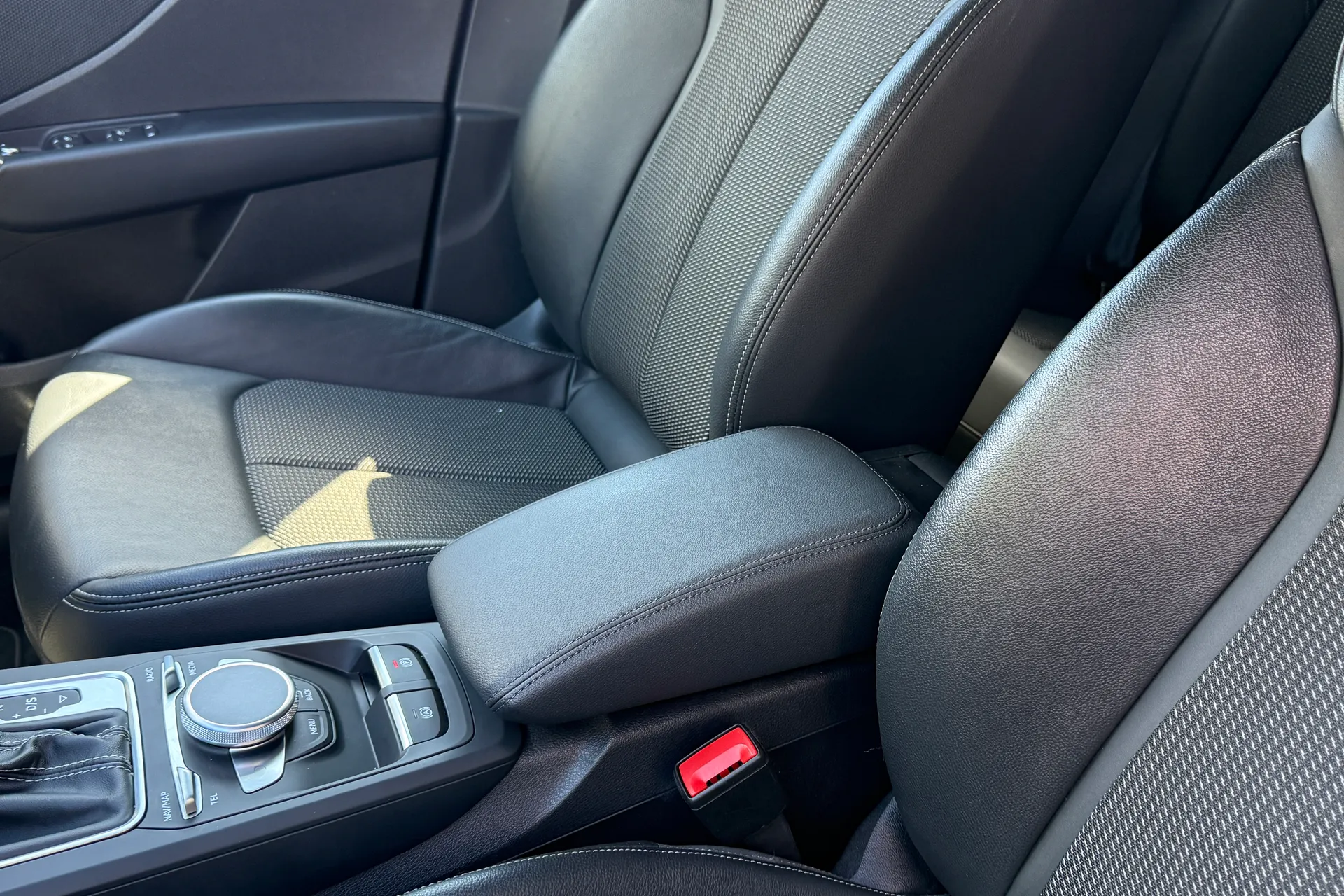 Audi Q2 thumbnail image number 34