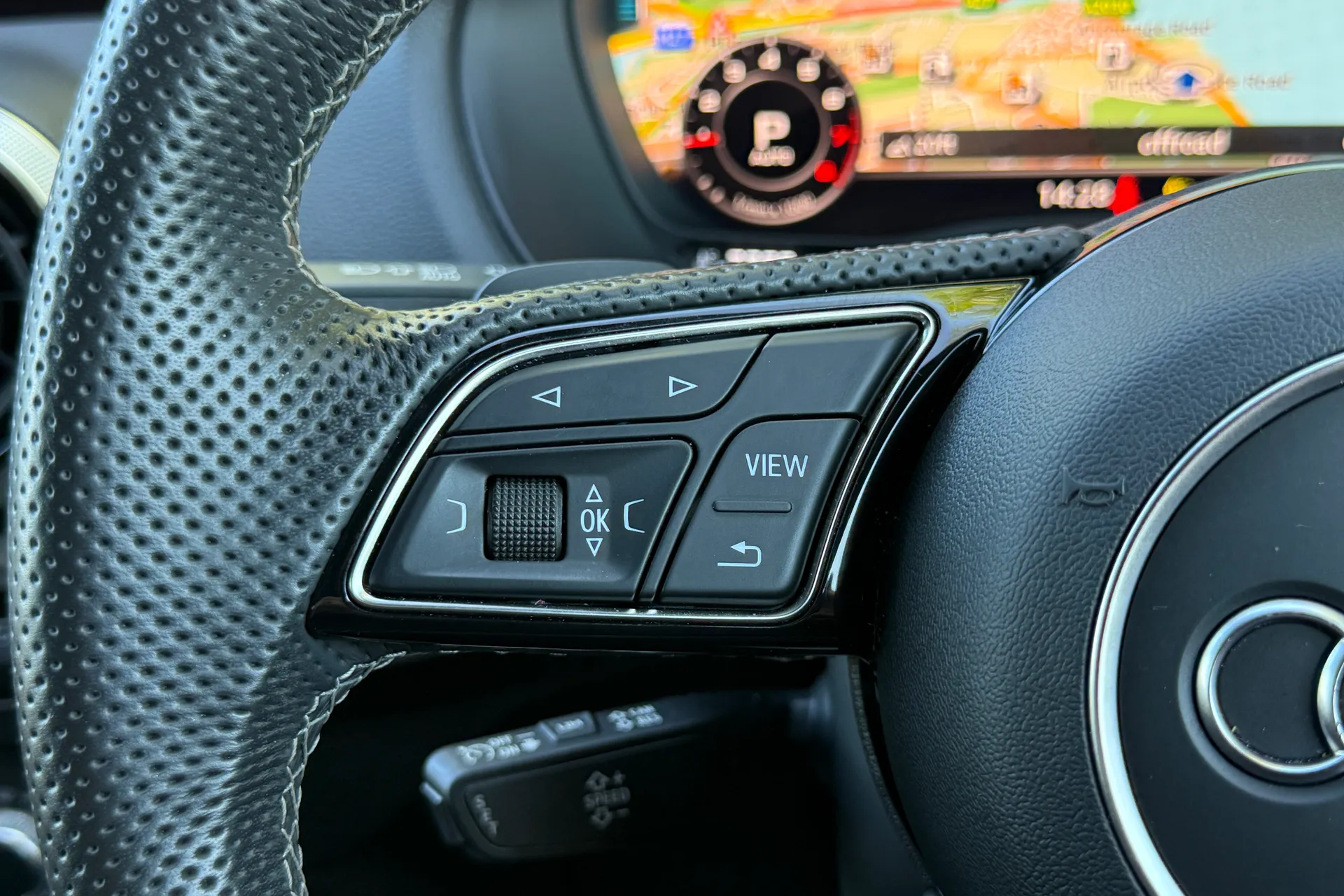 Audi Q2 thumbnail image number 44