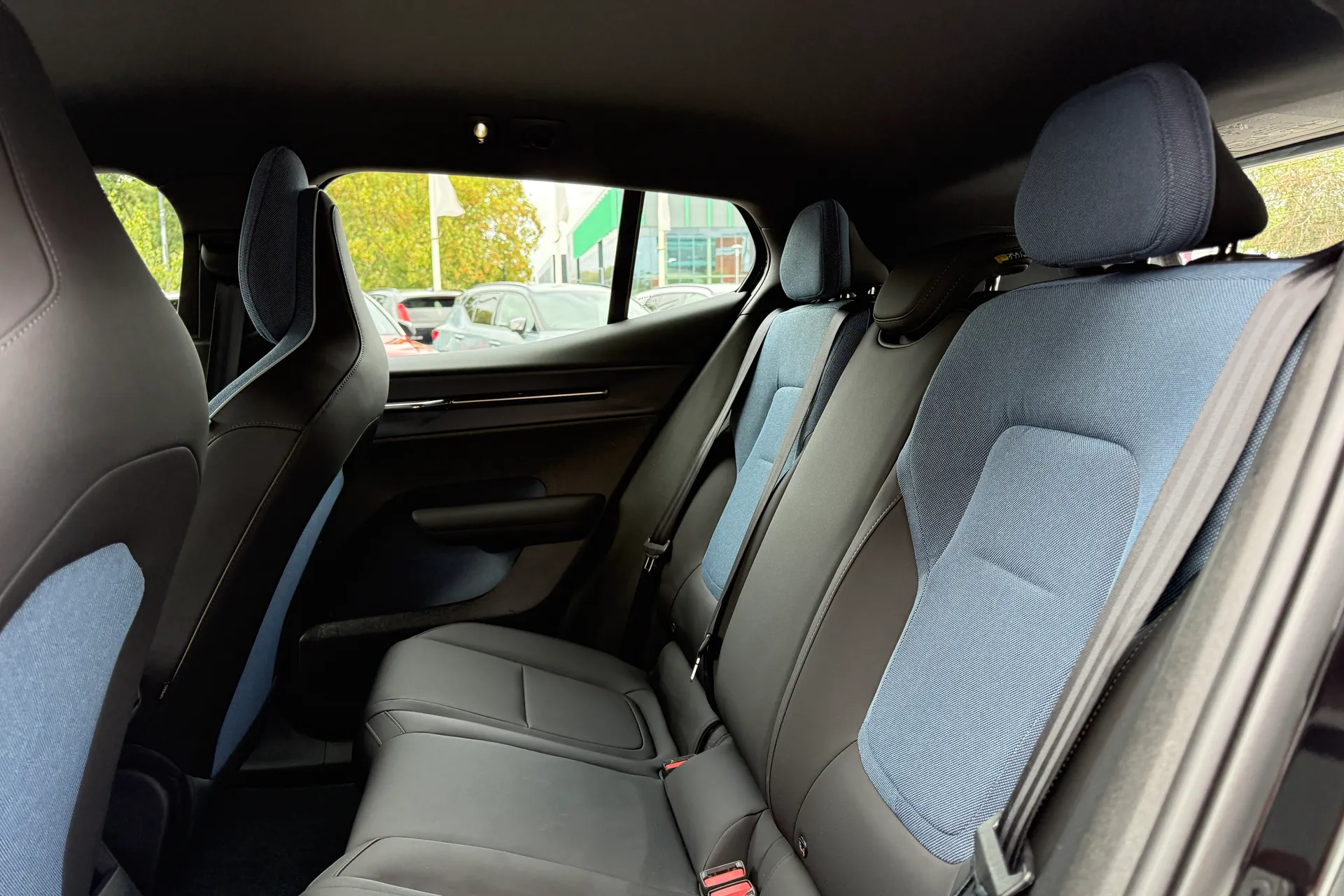 Volvo EX30 thumbnail image number 29