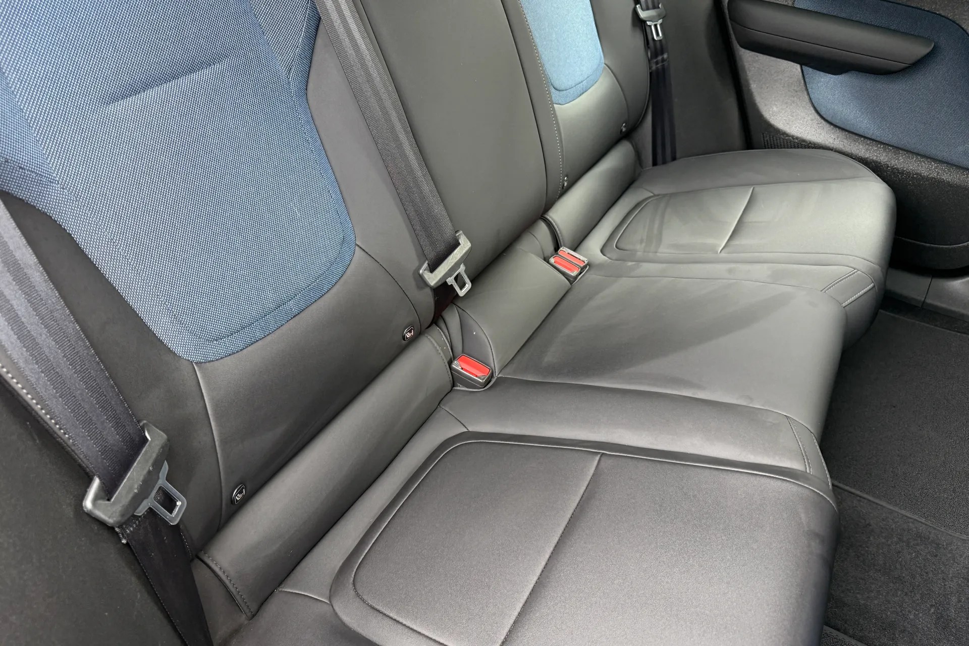 Volvo EX30 thumbnail image number 23