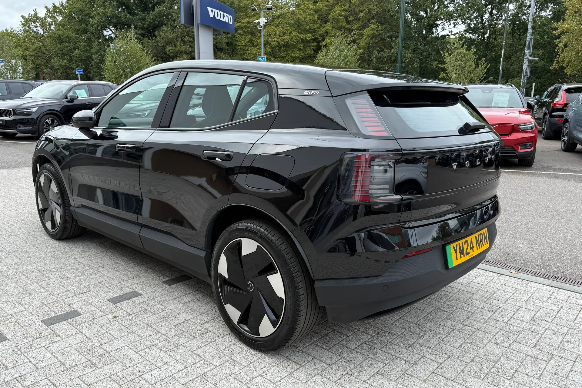 Volvo EX30 thumbnail image number 9