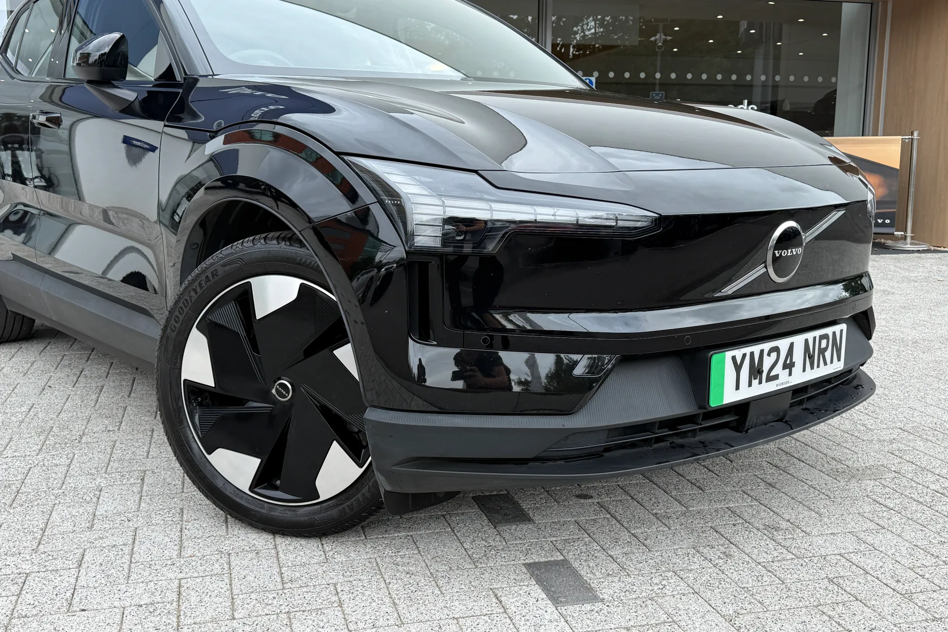 Volvo EX30 thumbnail image number 6