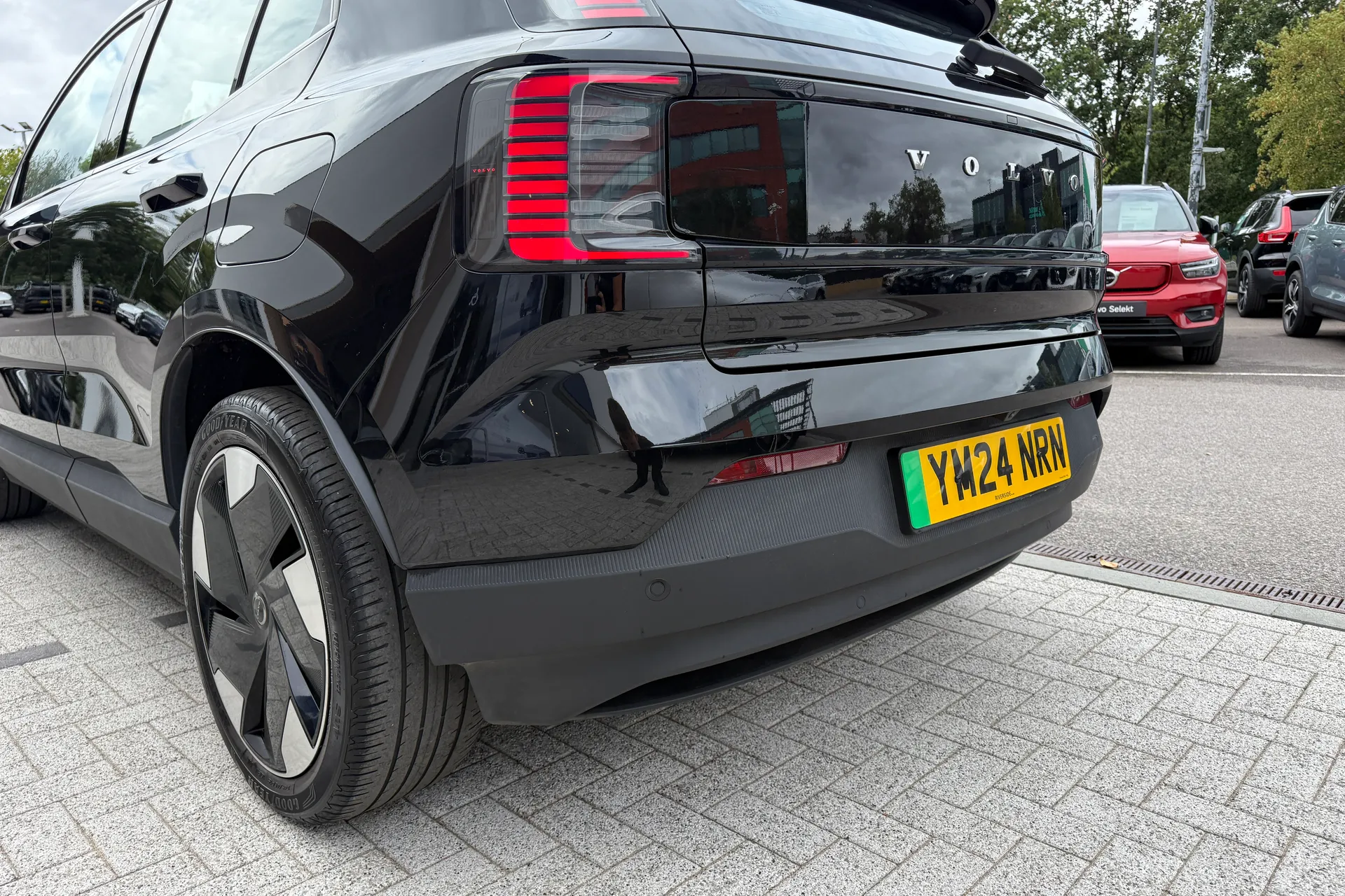 Volvo EX30 thumbnail image number 17