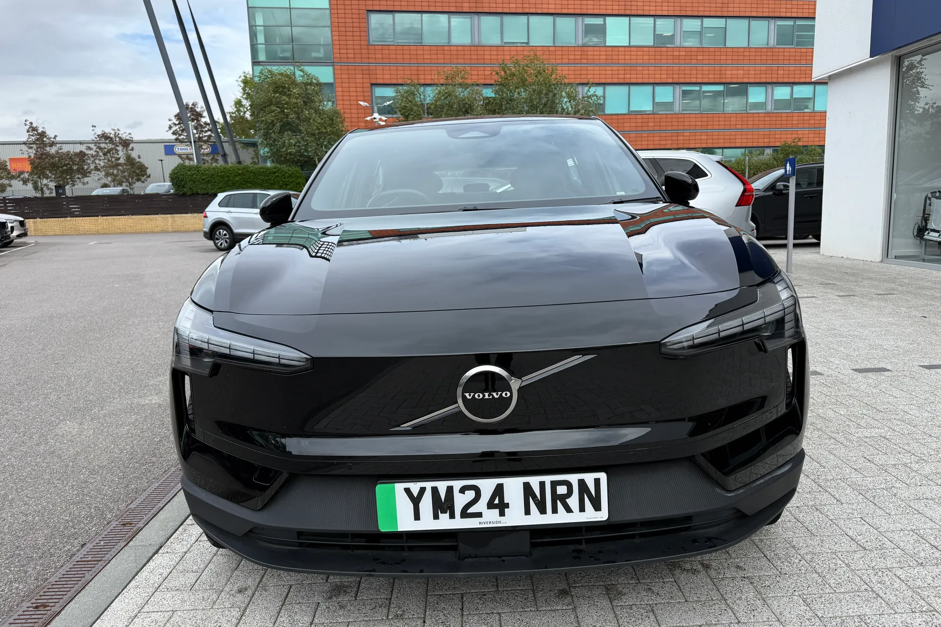 Volvo EX30 thumbnail image number 12