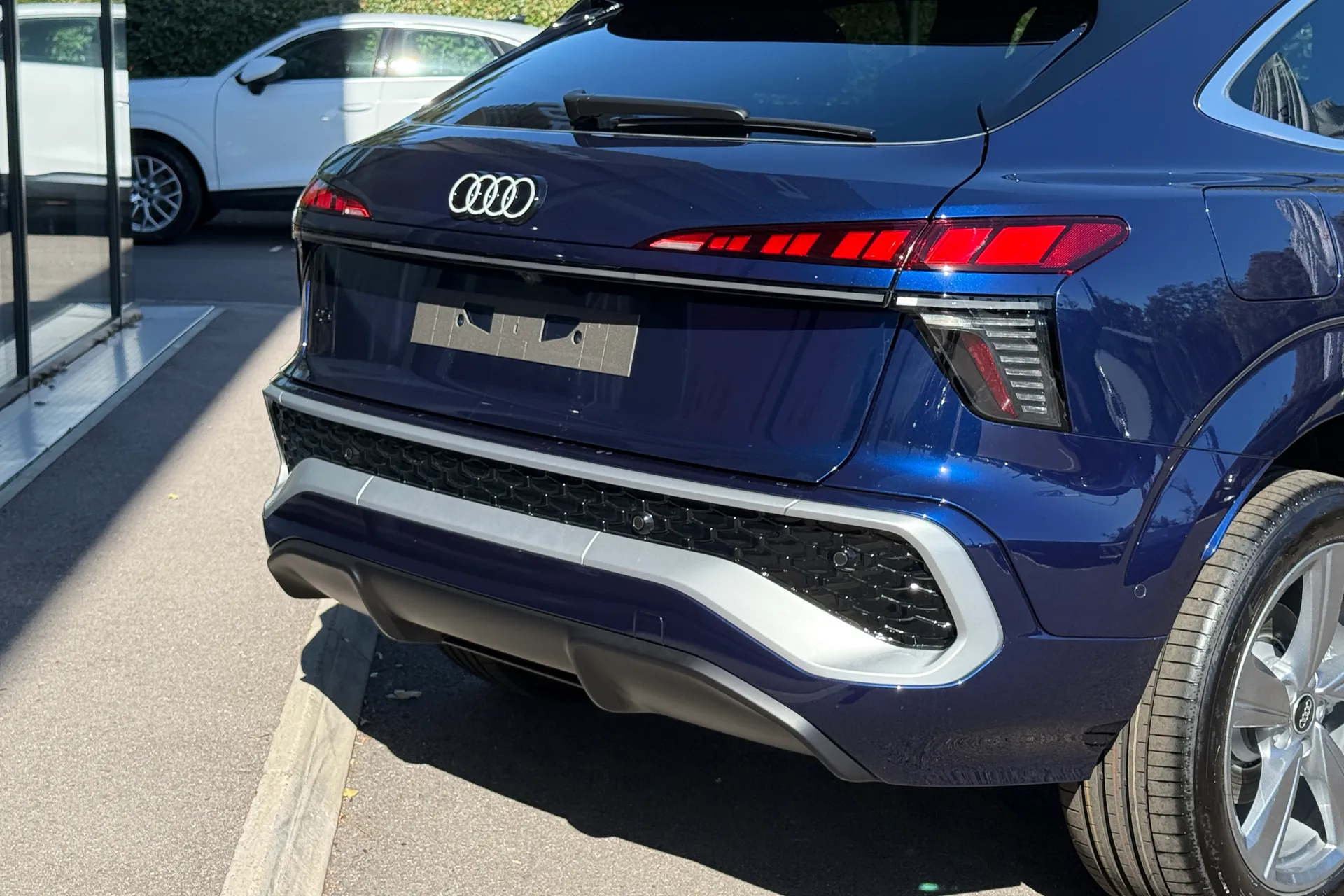 Audi Q3 thumbnail image number 37